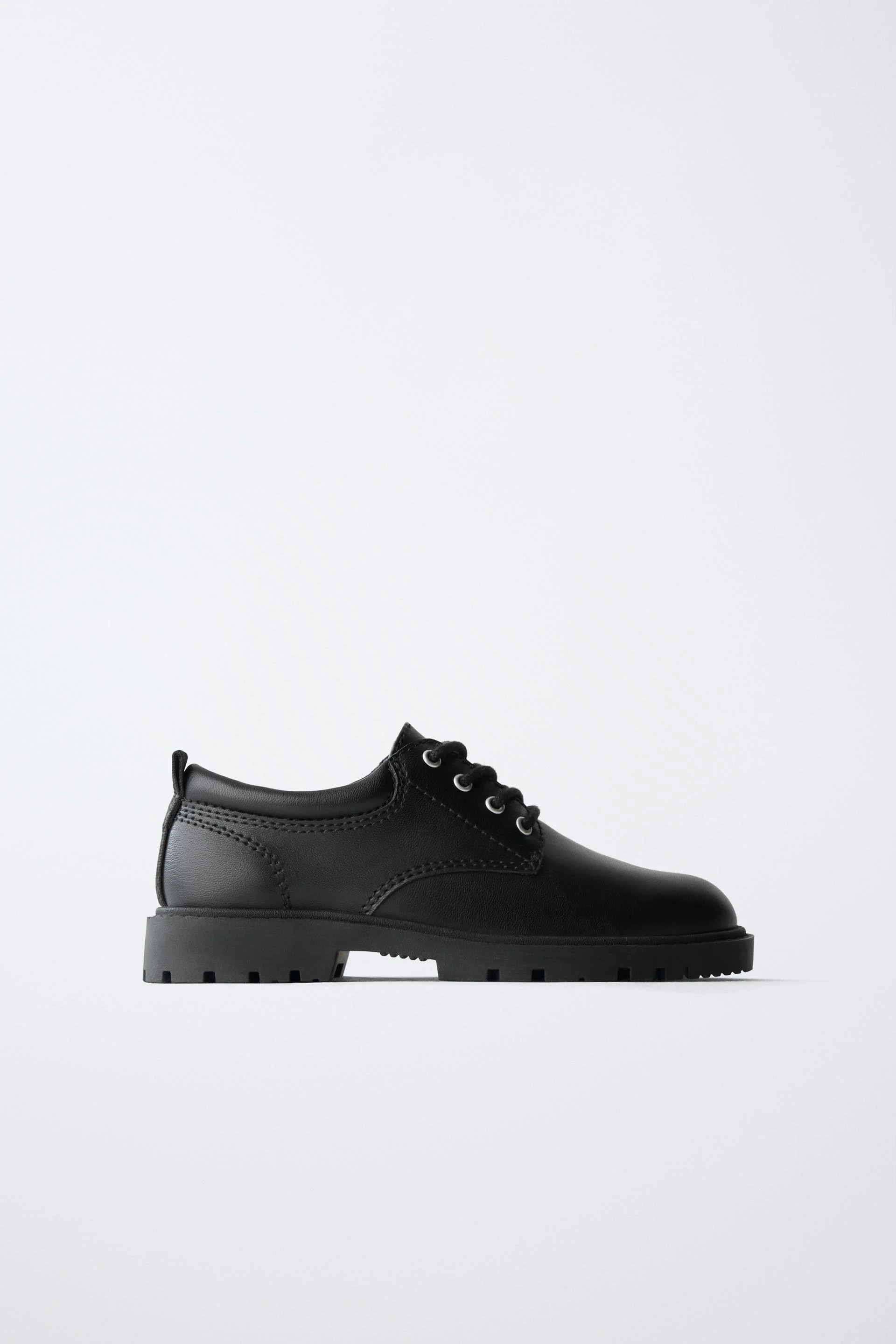 ZARA  
Lace-Up Derby Shoe 
25,95 €