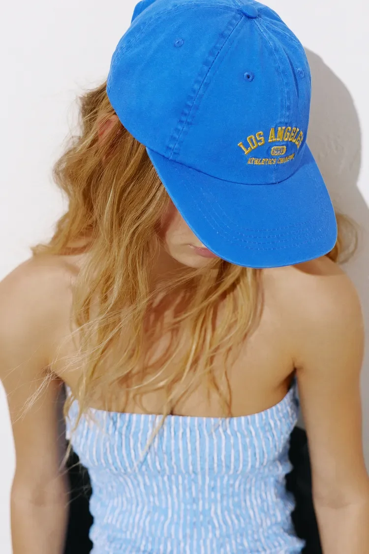 PULL&BEAR  
Los Angeles Cap 
12,99 €