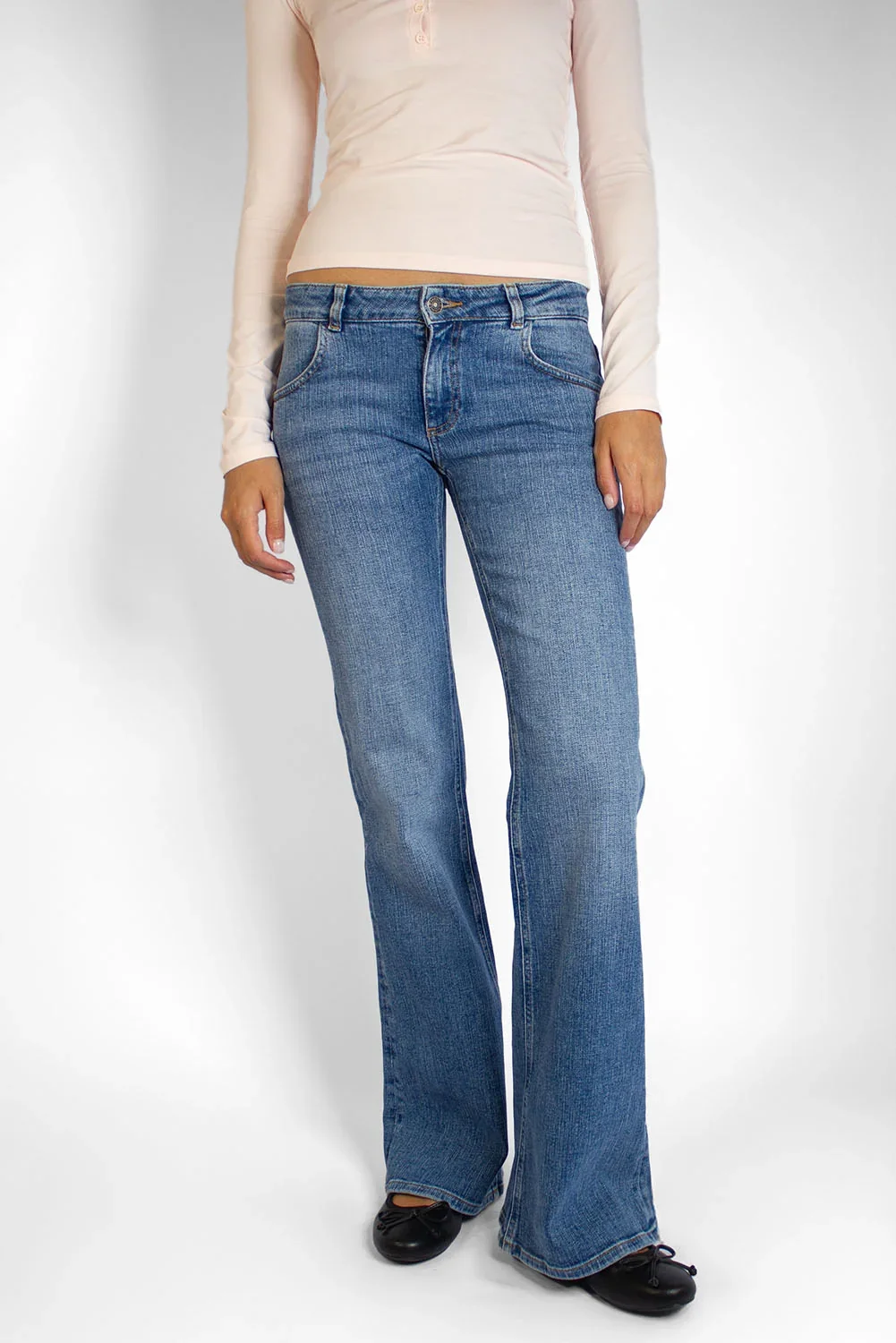  SUBDUED  
Low Waist Flared Jeans 
$72