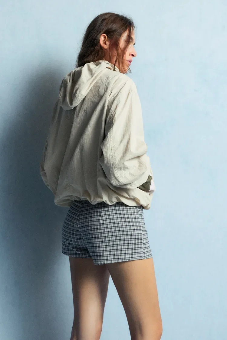  PULL&BEAR  
Lightweight Hooded Jacket 
$49.90