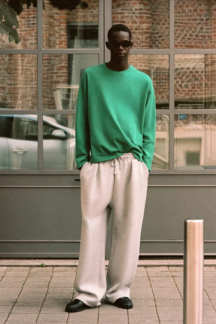  PULL&BEAR  
Heavy Weight Relaxed Fit T-Shirt 
17,99 €