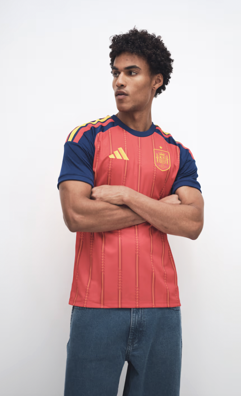  ASOS  
Adidas Football Spain World Cup Shirt 
100 €