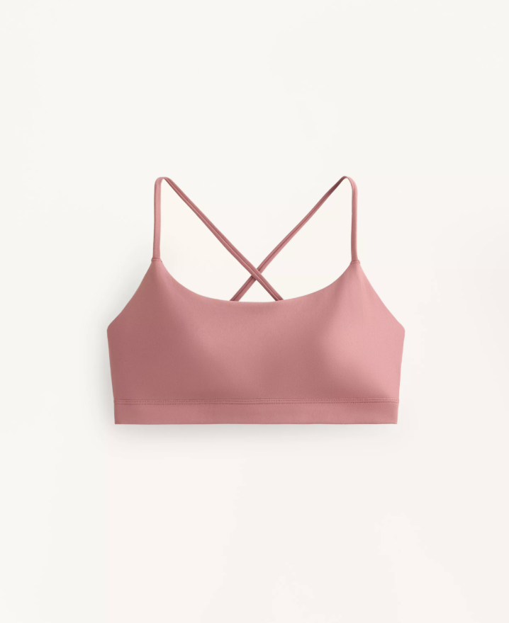  OYSHO  
Crossover Sports Bra 
25,99 €