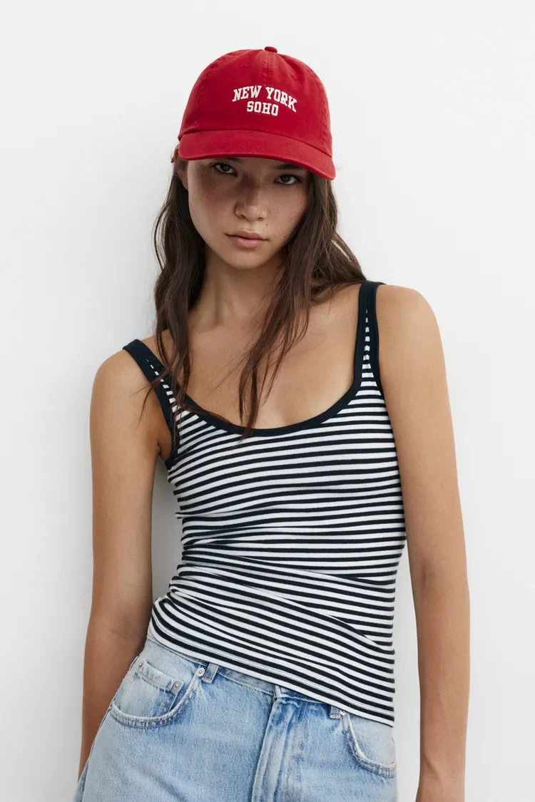  PULL&BEAR  
New York Graphic Cap 
12,99 €
