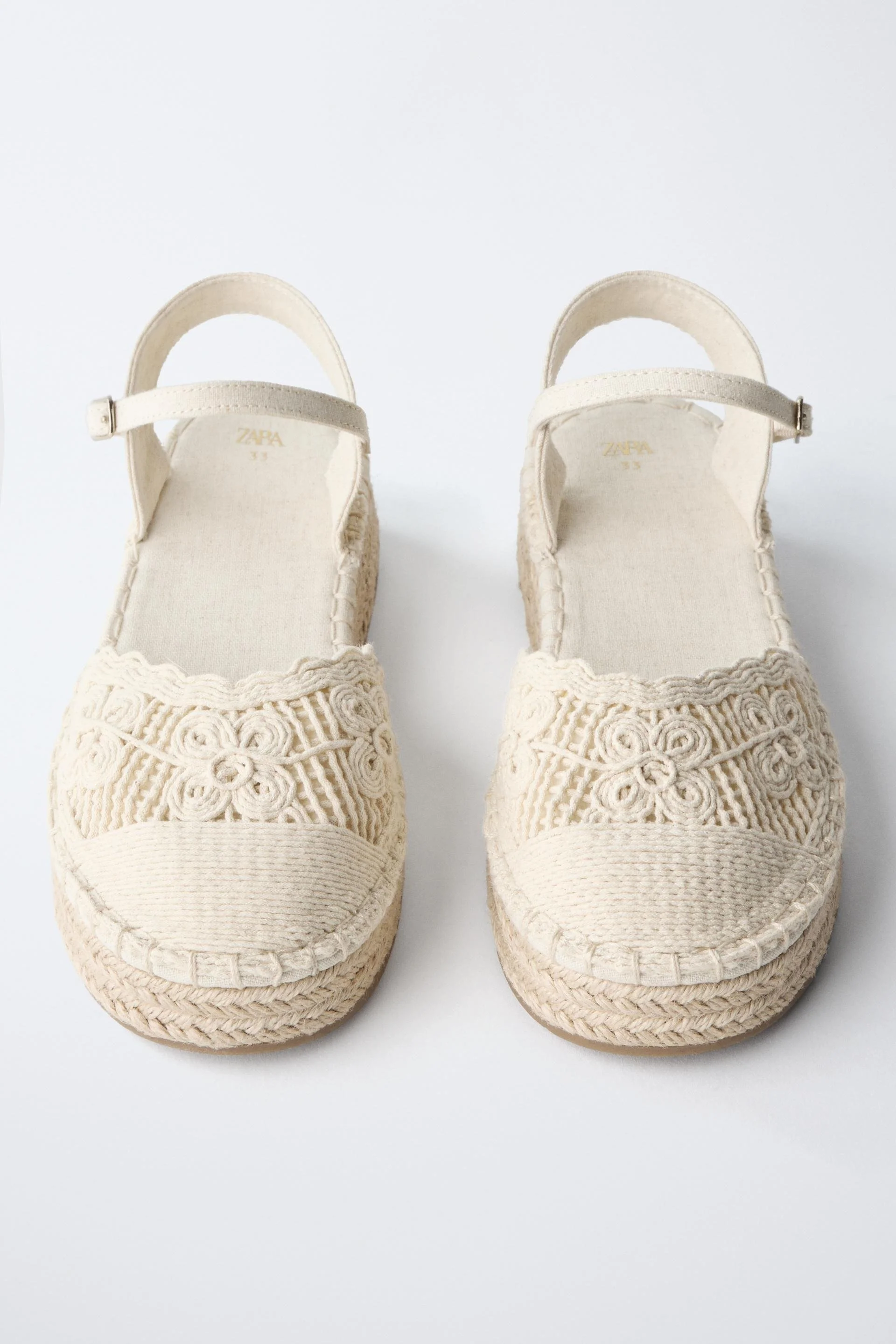  ZARA  
Embroidered Espadrilles 
27,95 €