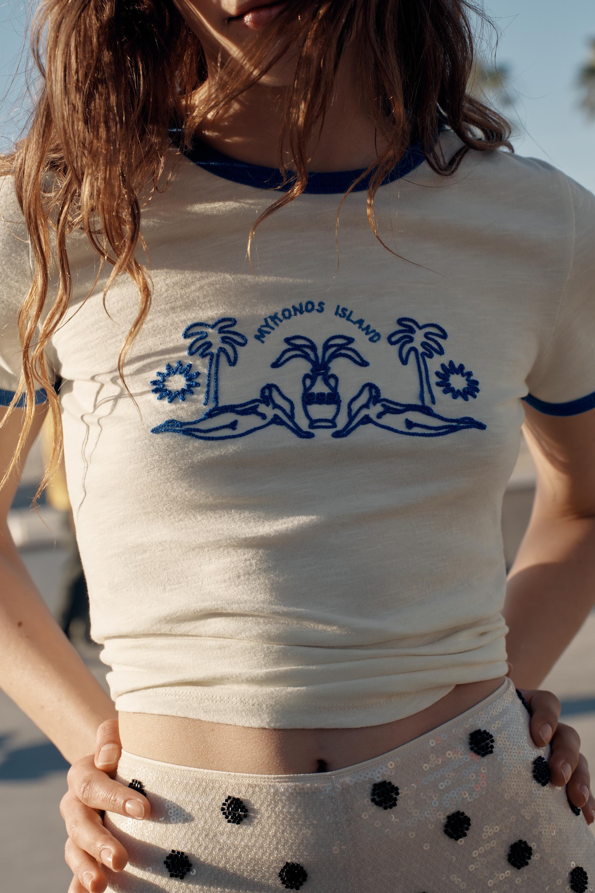  ZARA  
Embroidered T-Shirt 
15,95 €