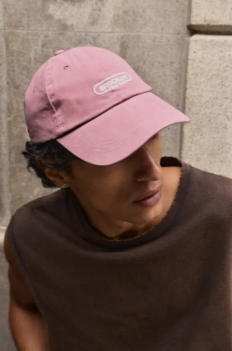 PULL&BEAR  
Embroidered Brooklyn Cap 
12,99 €