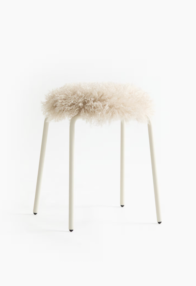  H&M  
Stool with Plush Seat 
149 €