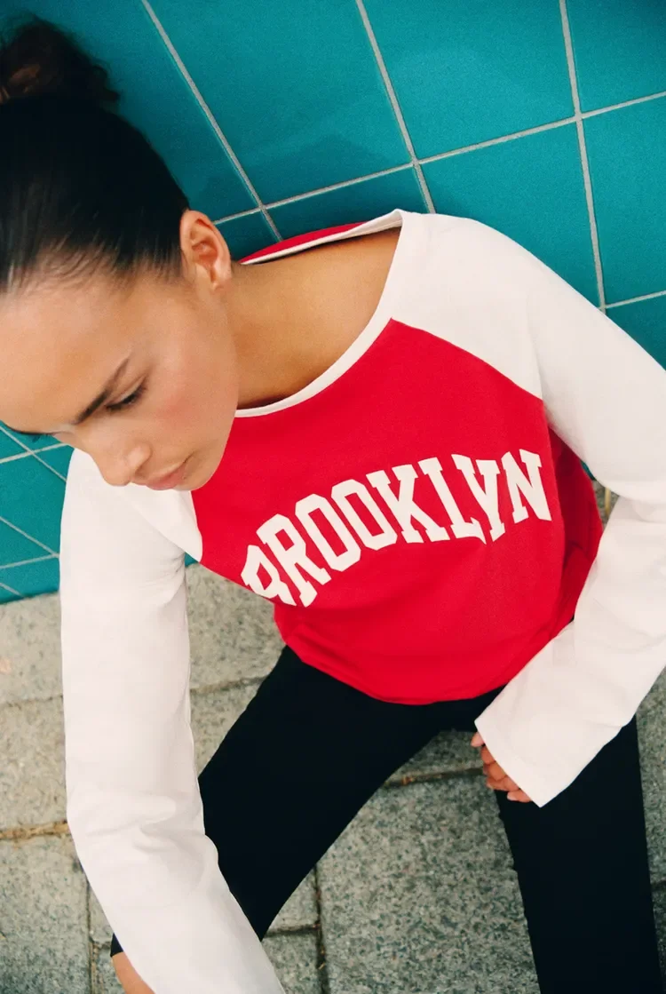  PULL&BEAR  
Brooklyn Raglan Sleeve T-Shirt 
$29.90