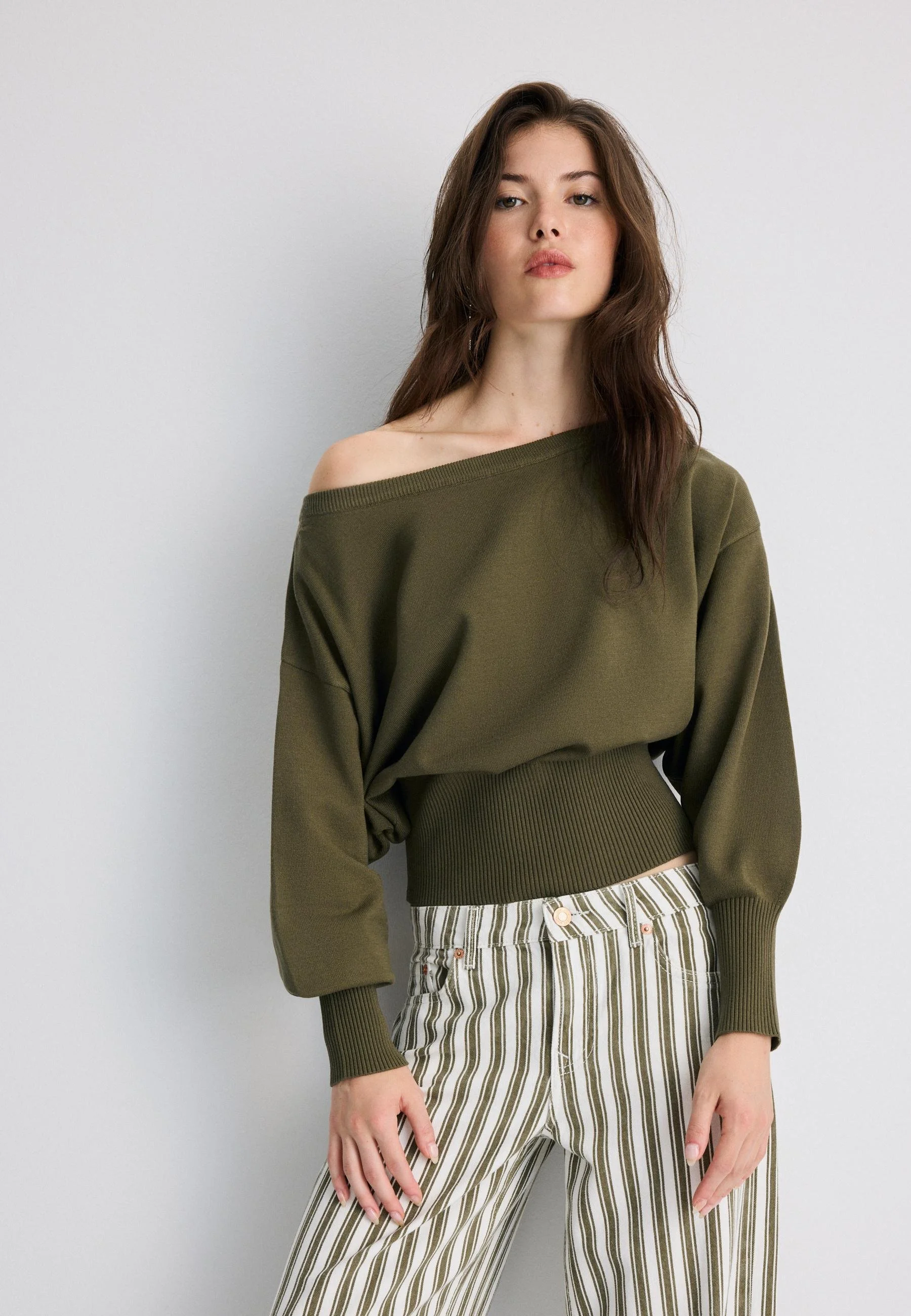  STRADAVARIUS  
Asymmetric Ribbed Hem Knit Jumper 
$39.90