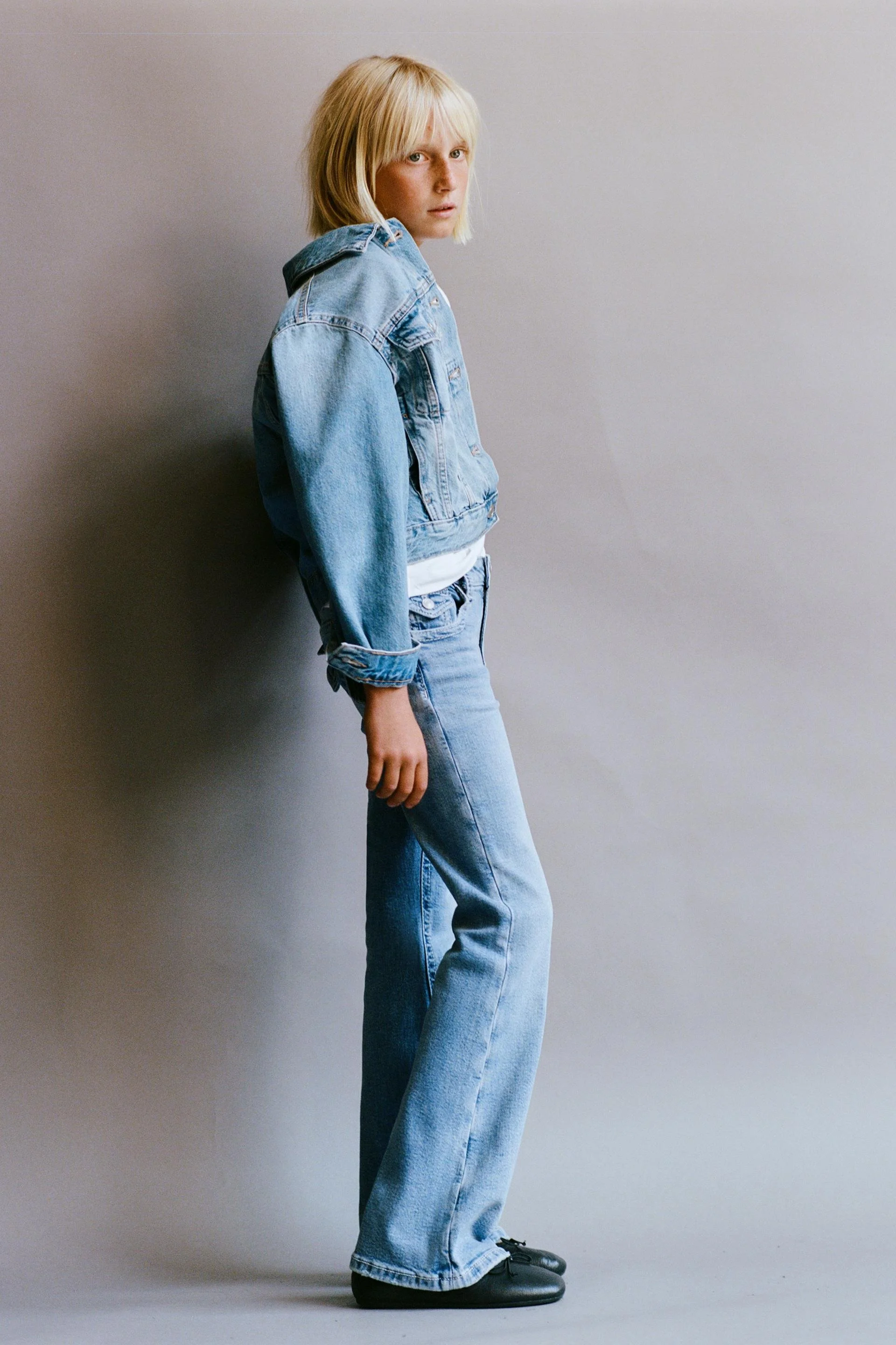  ZARA  
Flared Jeans 
19,95 €