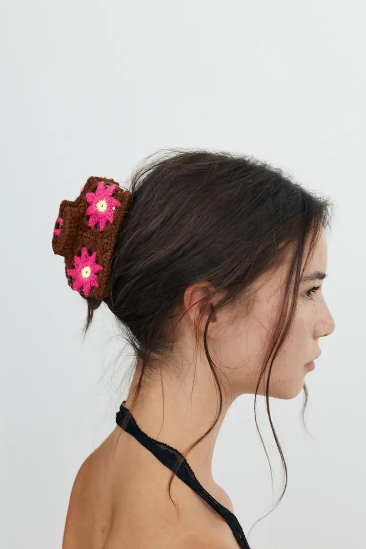  PULL&BEAR  
Crochet Hair Clip 
6,99 €