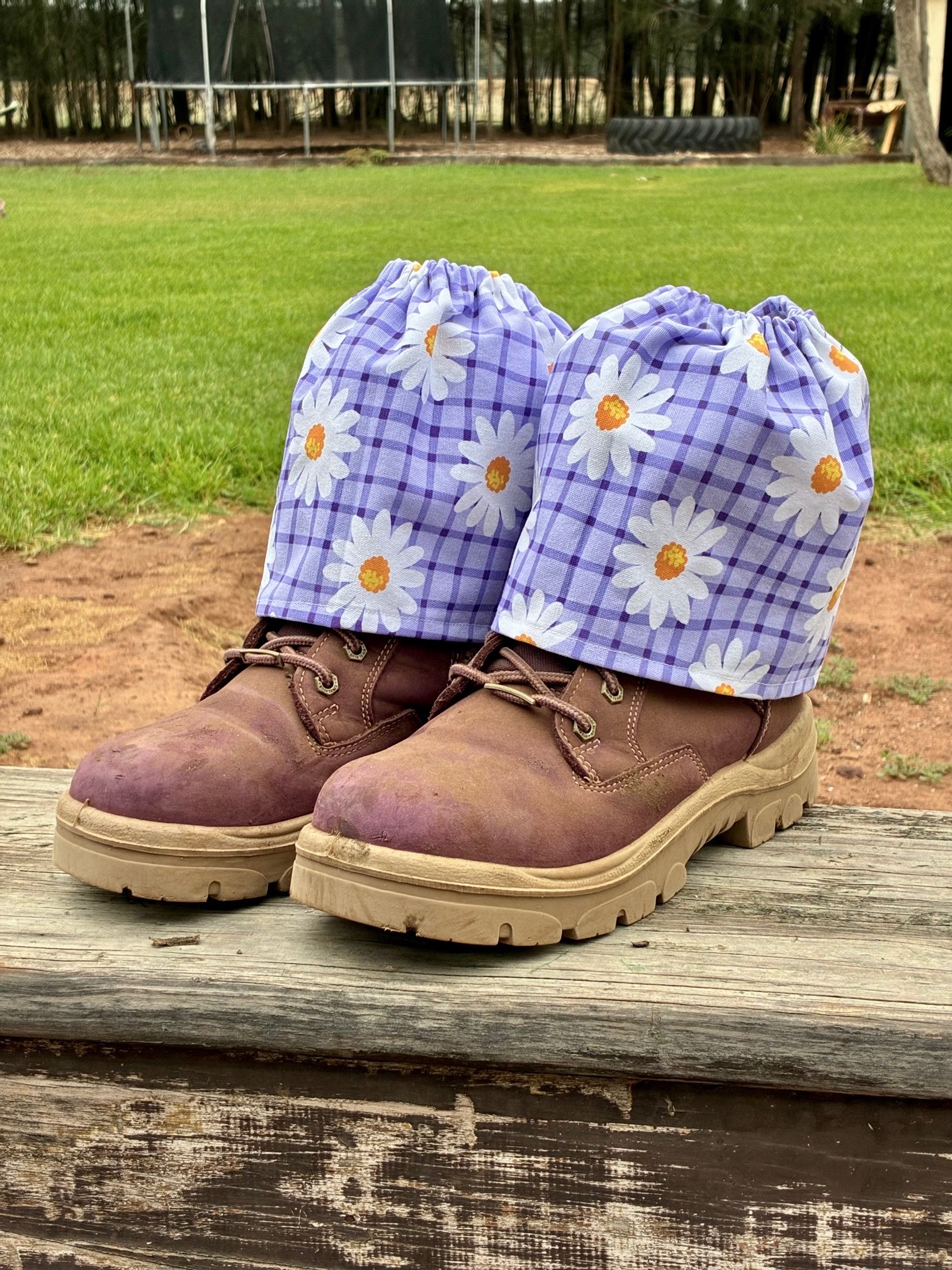 Purple Checked Daisy Sock Guars .jpeg