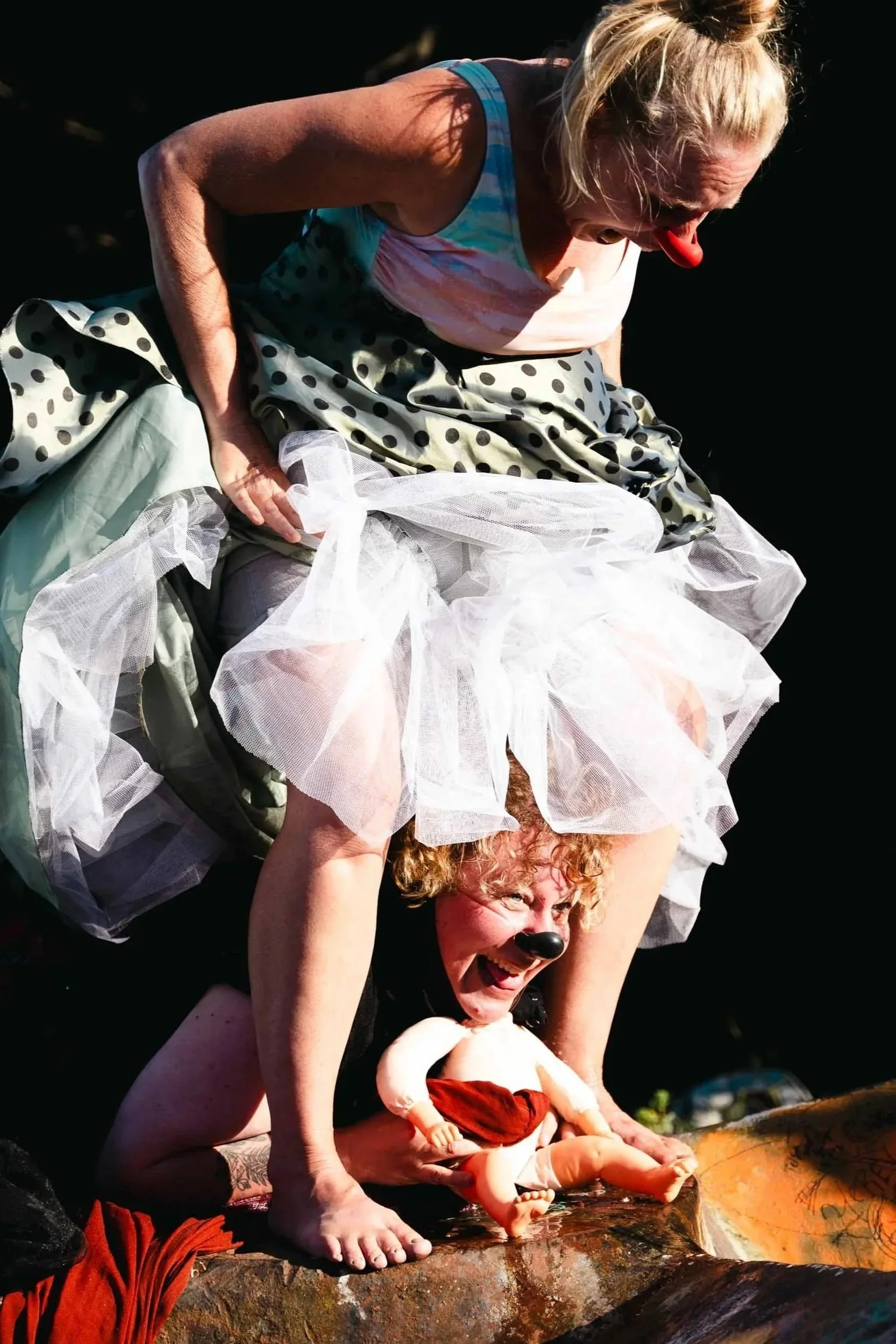 snafu-skampede-suitable-transpo-kathleen-greenfield-clown-in-victoria-photographer-pedro-m-siqueira18.jpg