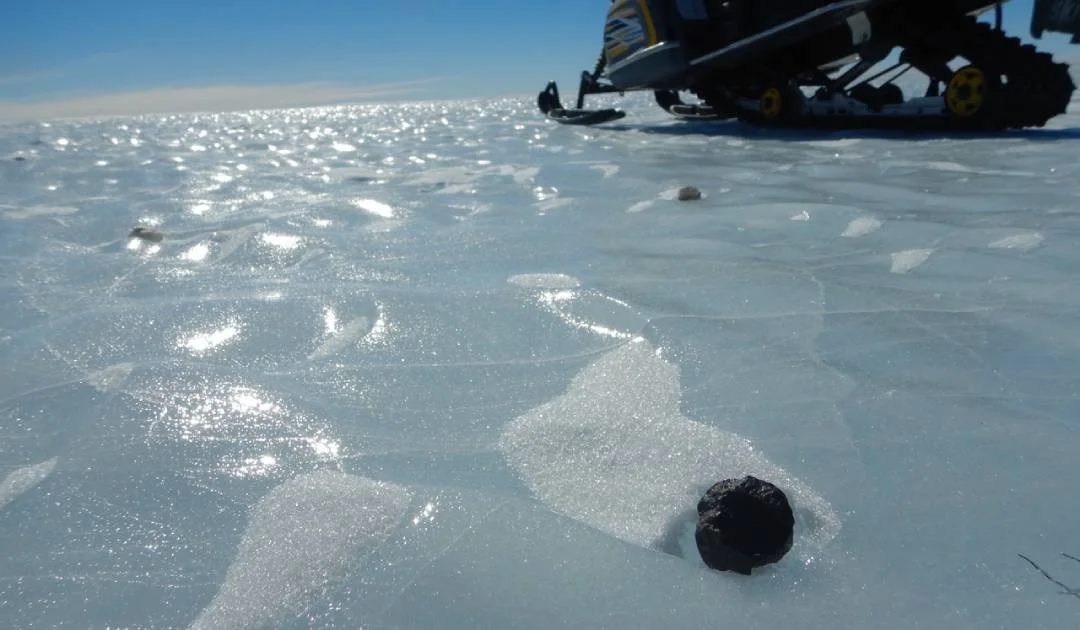 Metoerite-in-Antarctica.jpg