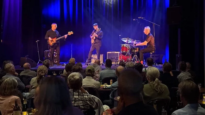 Three wonderful sold-out gigs in Sweden on our @pete_roth_trio Scandinavian tour. Off to Herr Nilson in Oslo, Norway next. @pete.roth.148 #billbruford 📸 by @borislavborokresojevic