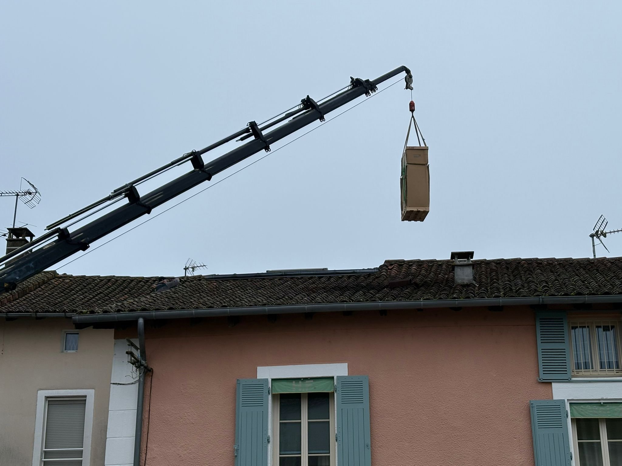 Livraison sécurisée de la PAC par grue