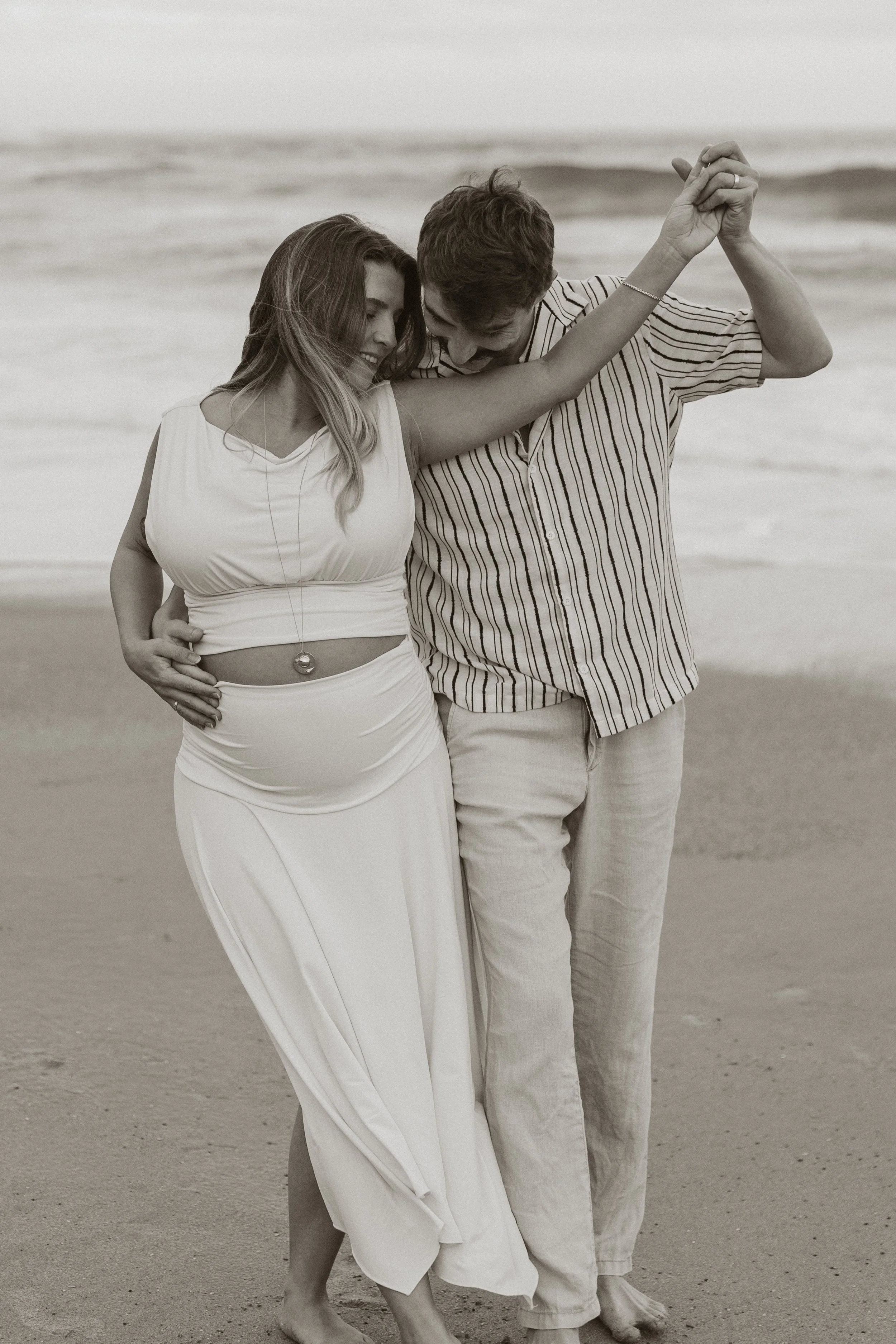 jadelasfarphotographie-B&P-grossesse-5-2.jpg