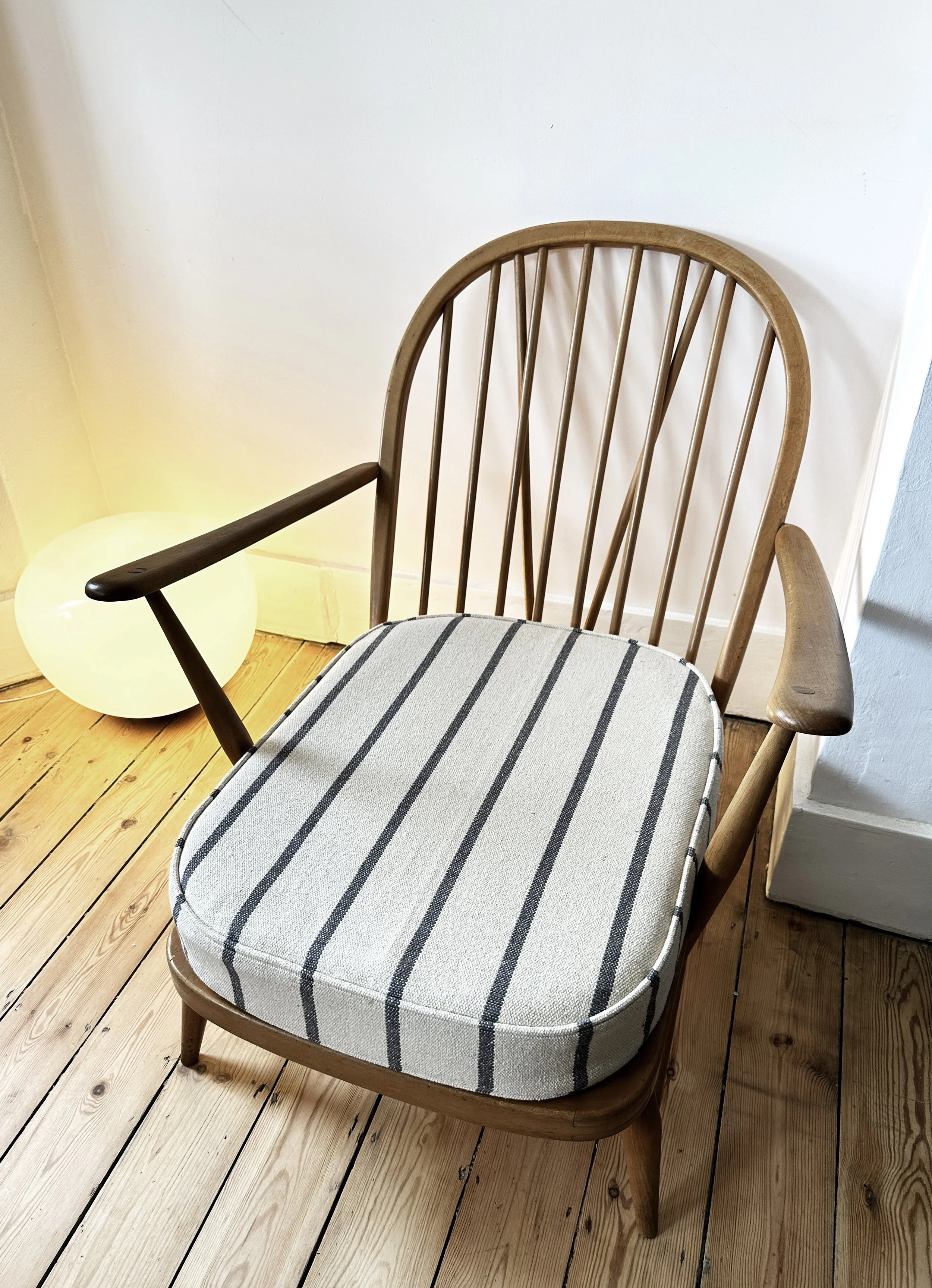 ercol-203-chair-new-pirelli-webbing.JPG