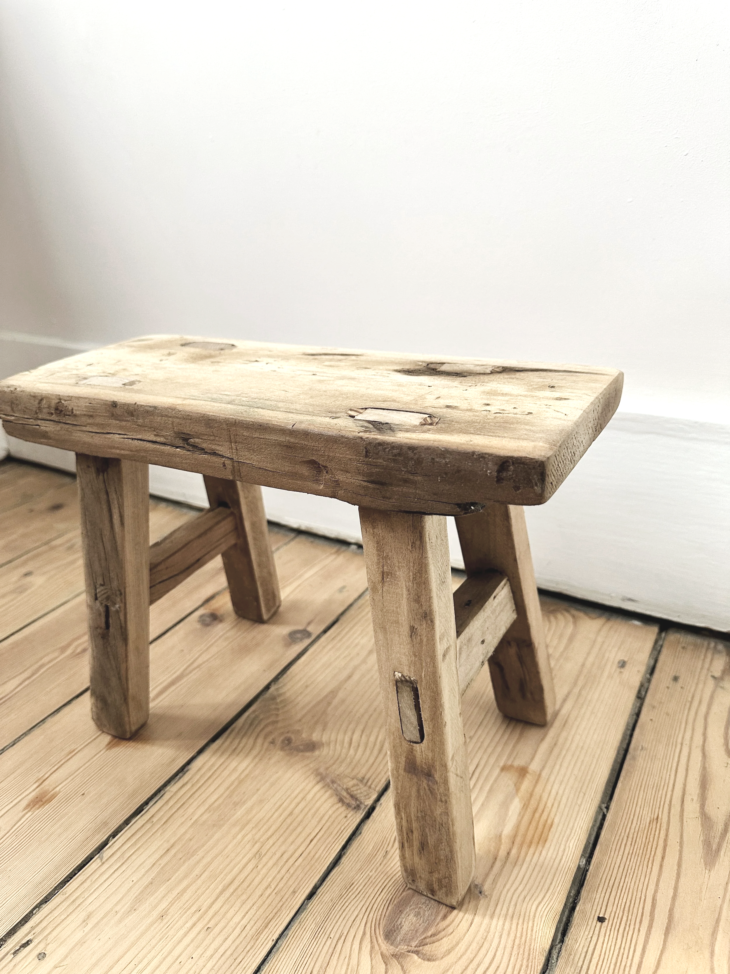 elm-wood-miniature-bench-rustic-decor.png
