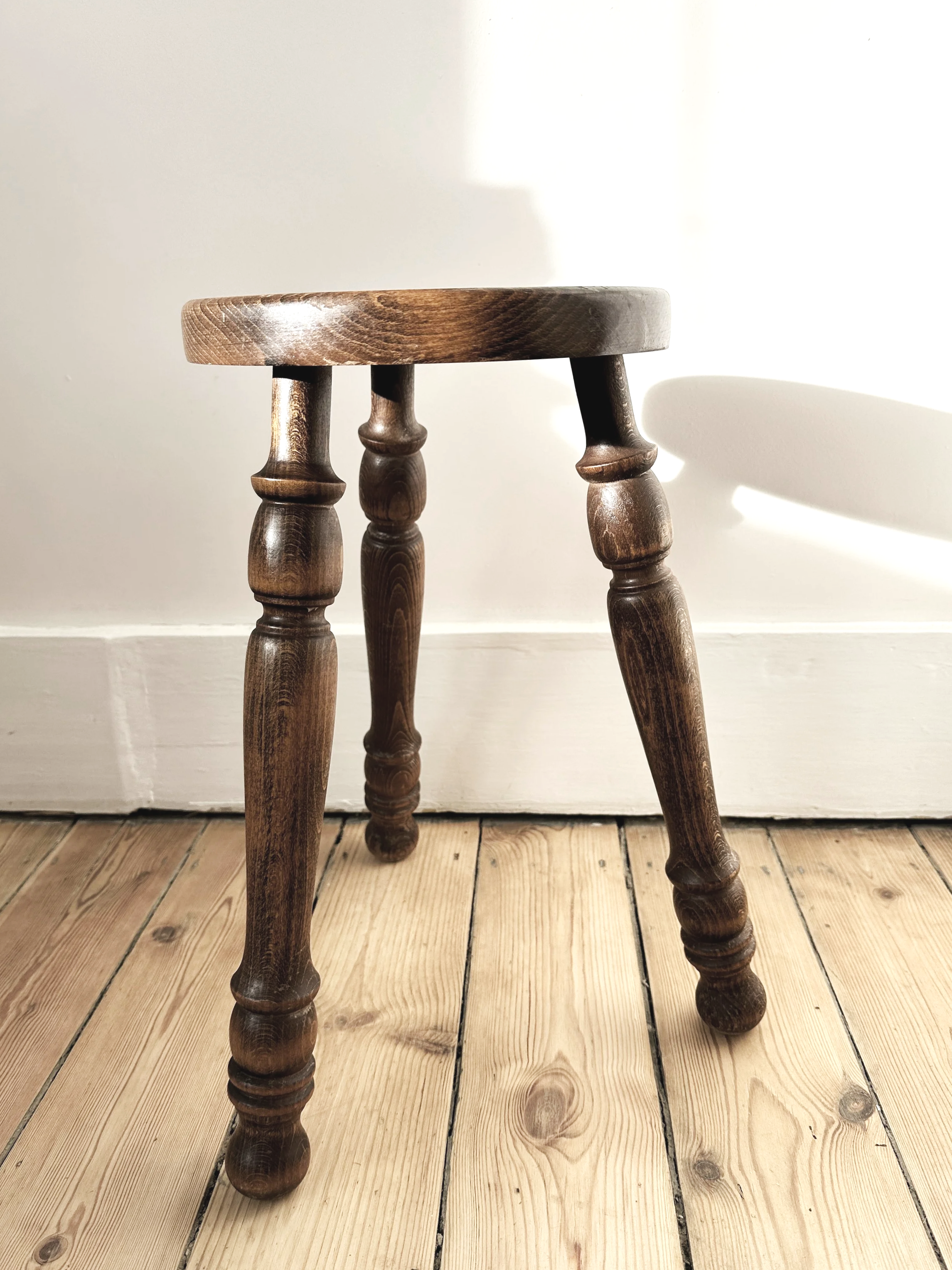 rustic-french-bobbin-stool.png