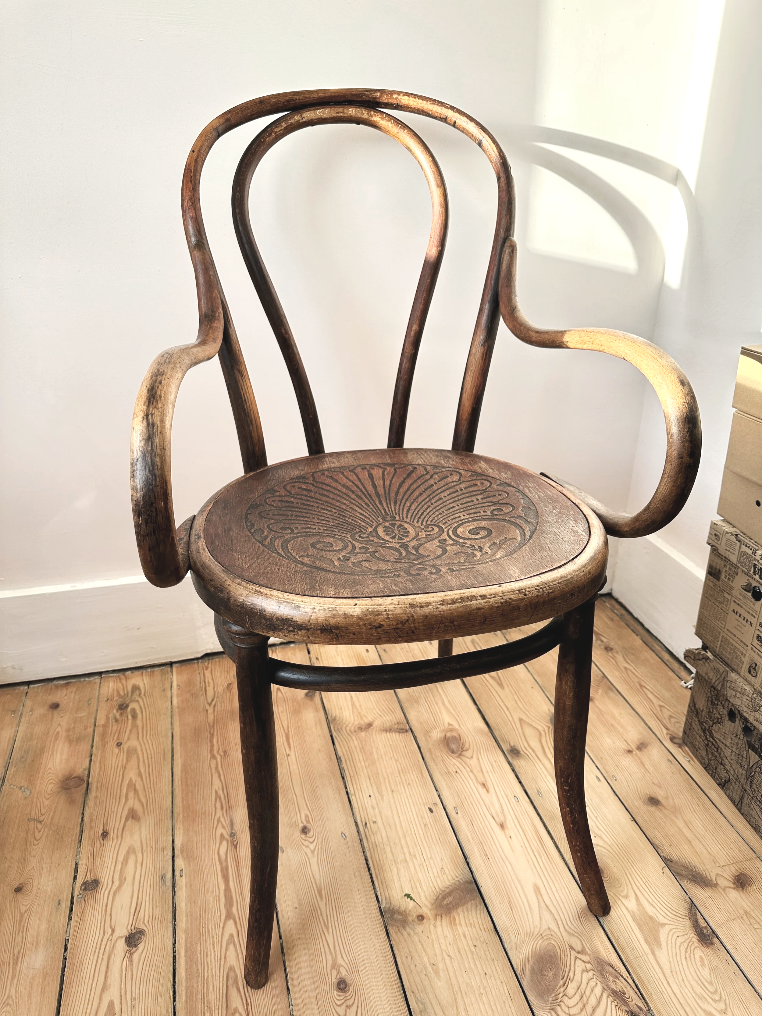 Antique Thonet armchair Nr.18, 1900s
