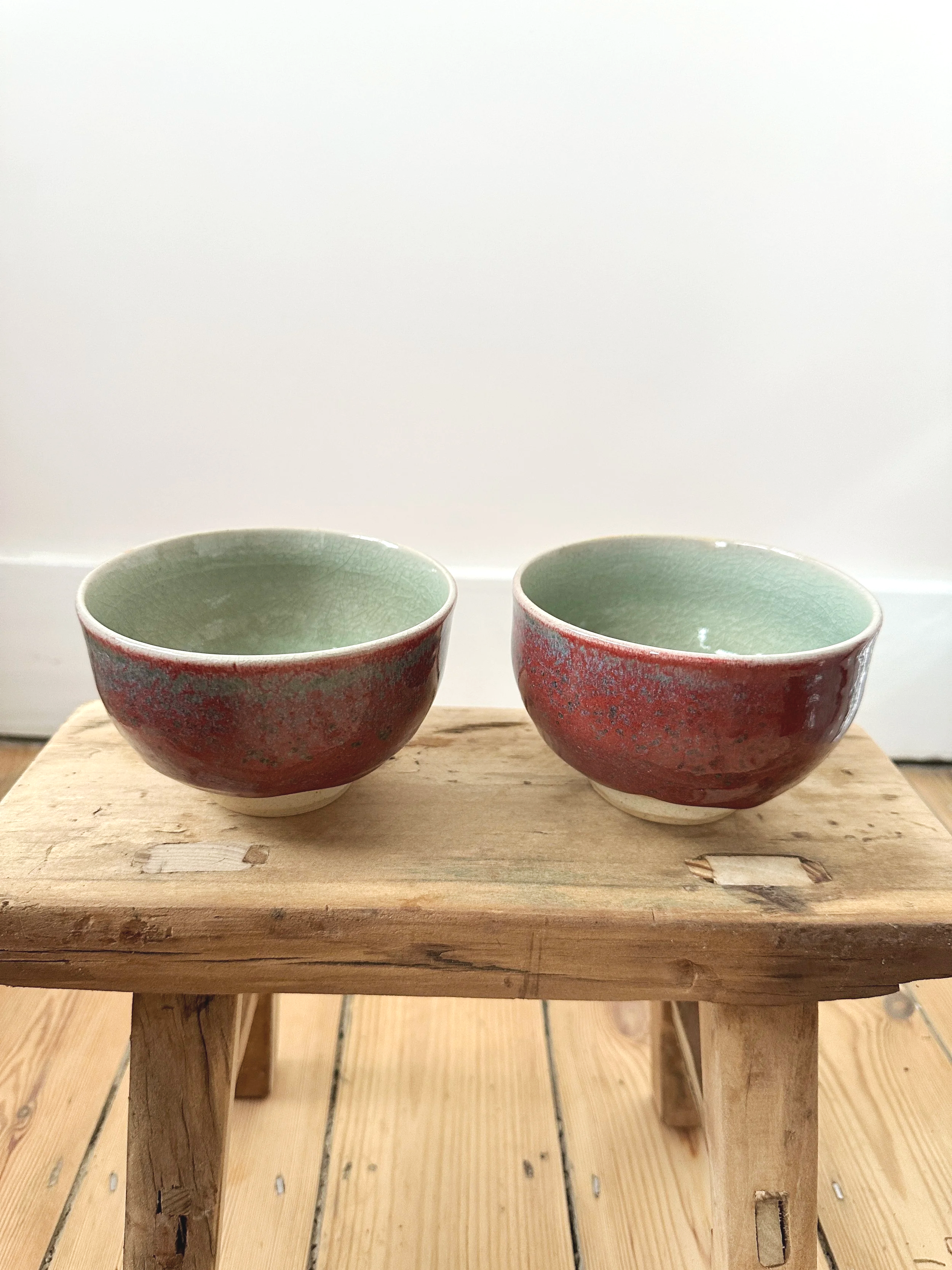 artisan-japanese-red-green-glazed-bowls.png
