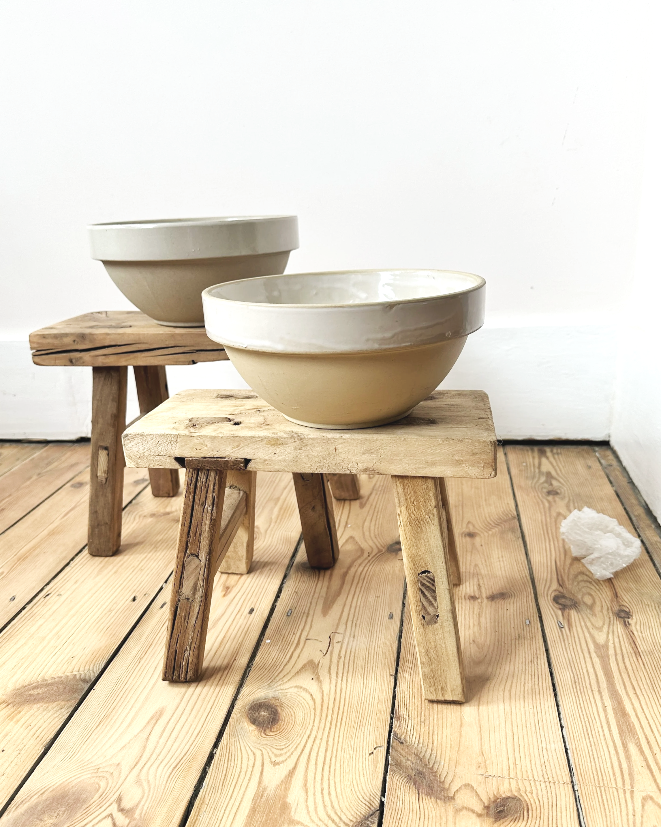 handmade-mixing-bowl-beige.png