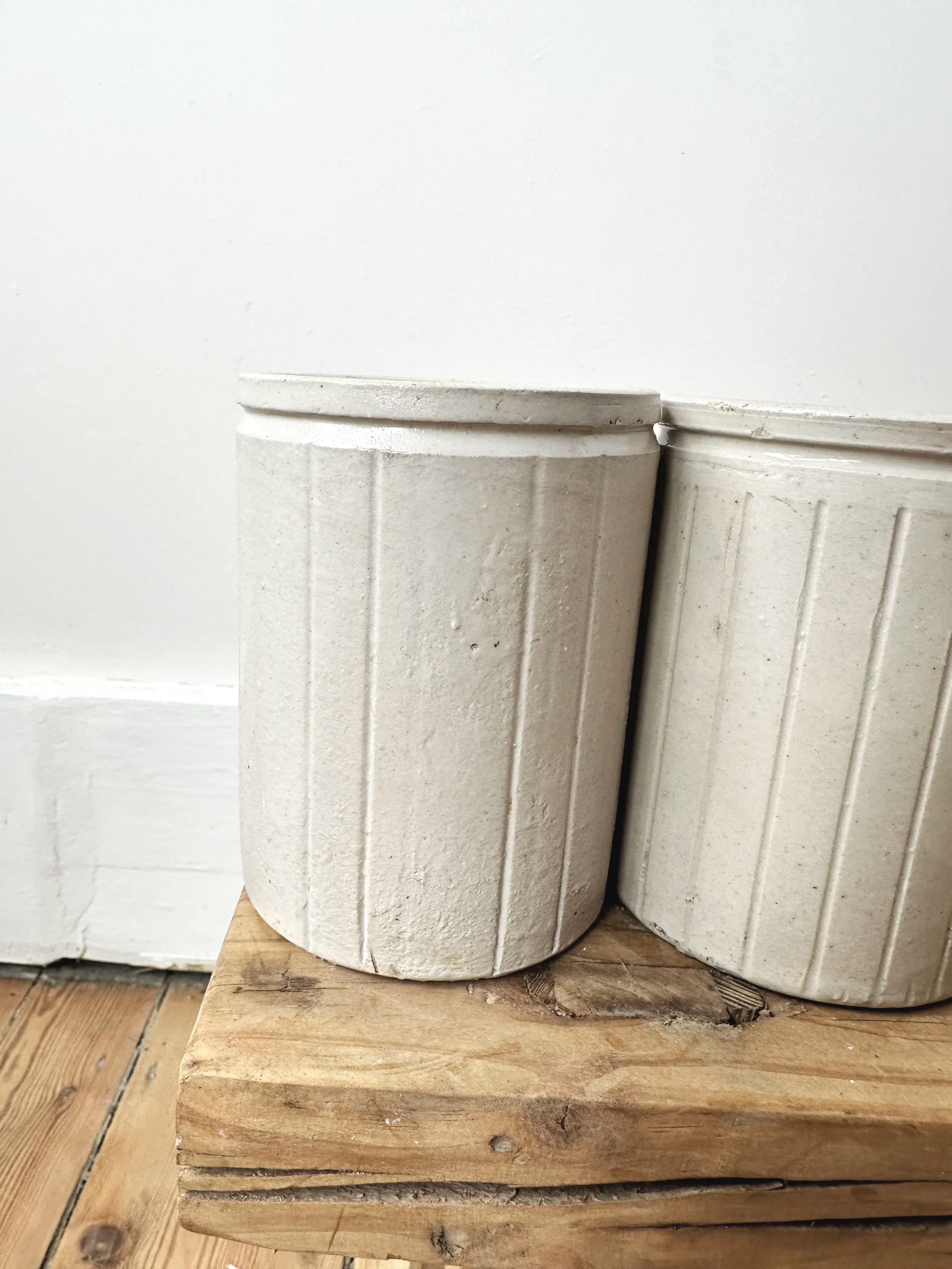 scandinavian-style-ceramic-pots.png
