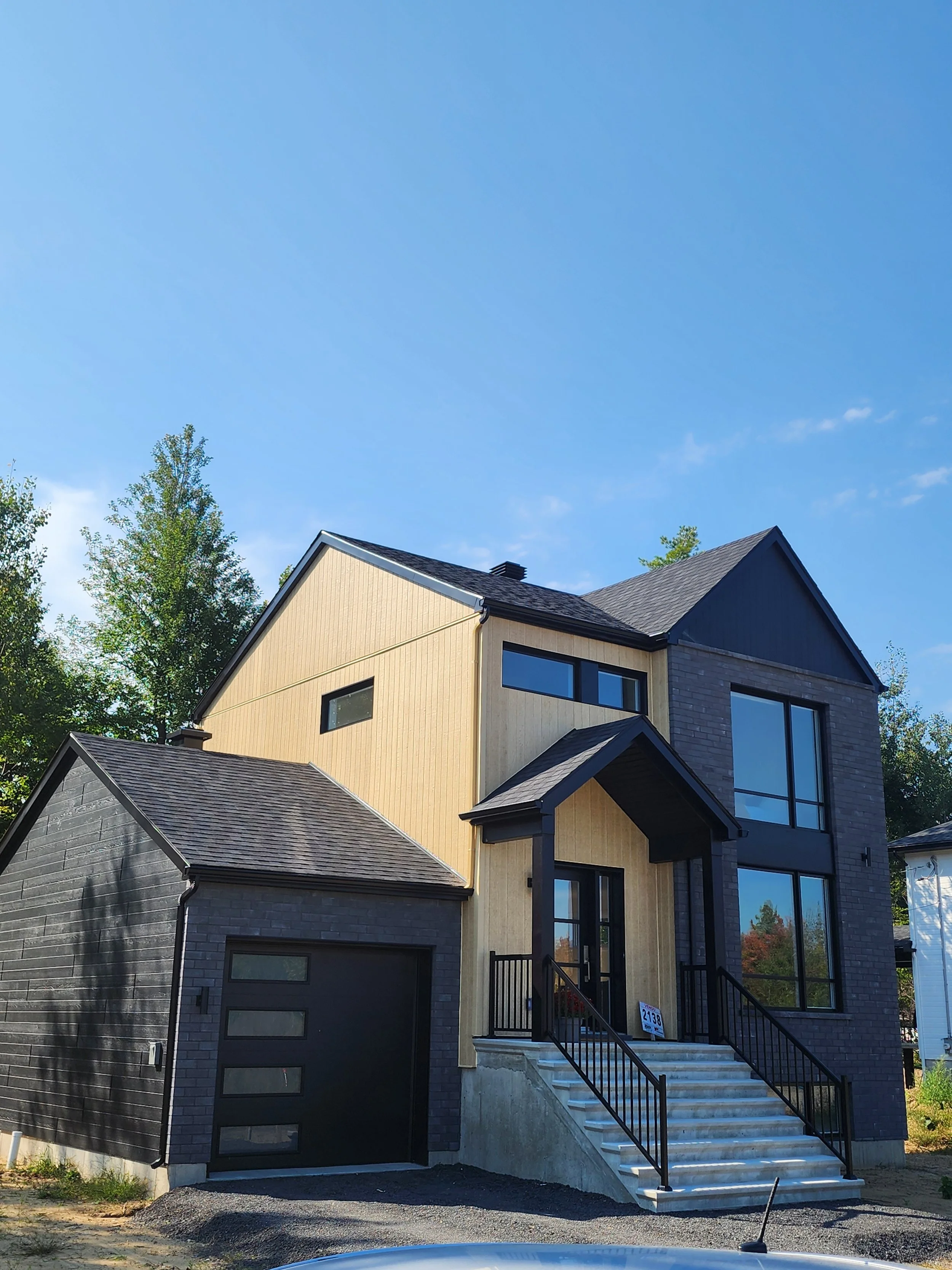 Maison blanche en construction par Groupe Corripresto à Sorel-Tracy 