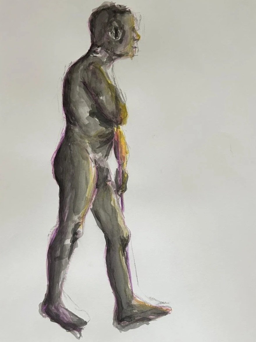 Dessin aquarelle d'une silhouette humaine de profil debout, représentation artistique d'un homme nu avec des détails de couleur sombre et quelques touches de jaune et violet.