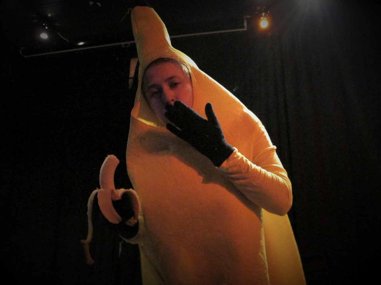 PLAY MY WAY - an introduction to clown + play