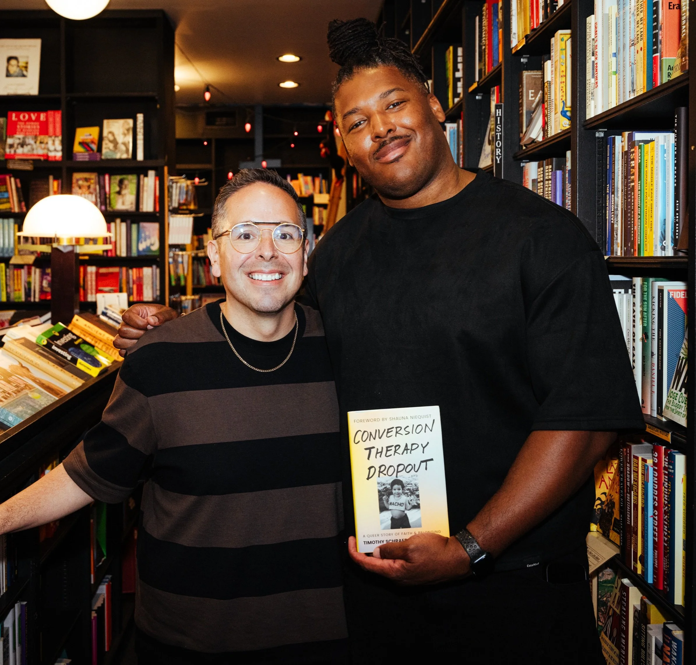 Such a great night in Los Angeles with @rkrelentless at @booksoup. 

RK is a former NFL player, published author, social justice advocate, poet, essayist, and artist. In August of 2019, he made history by becoming the first out active NFL player to i