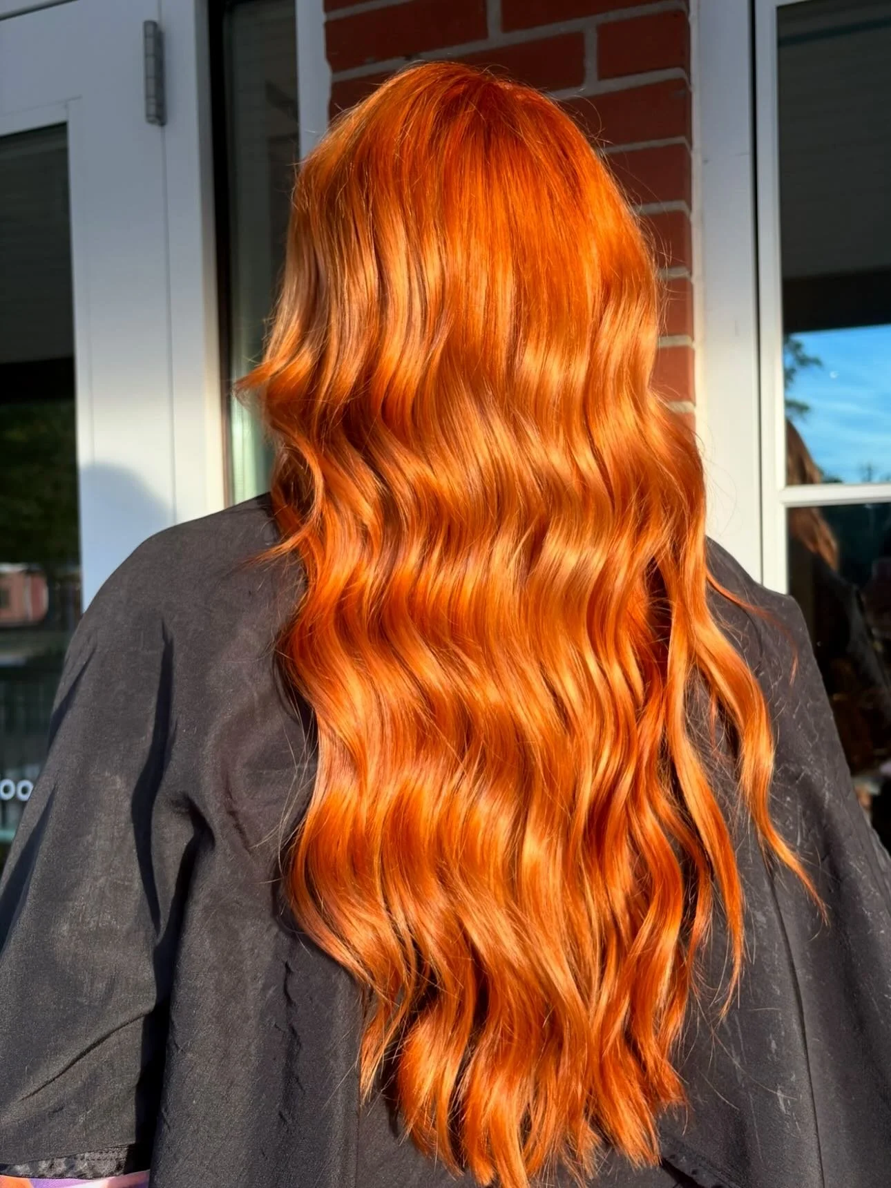 Brighter than the sunset 🧡  send a message, follow the link in the bio, click the book now button, text/call 704-251-0765 to book your next appointment. By Mel

#moorsevillehairstylist #mooresvillemom #mooresvillenc #mooresville #lakenorman #balayag