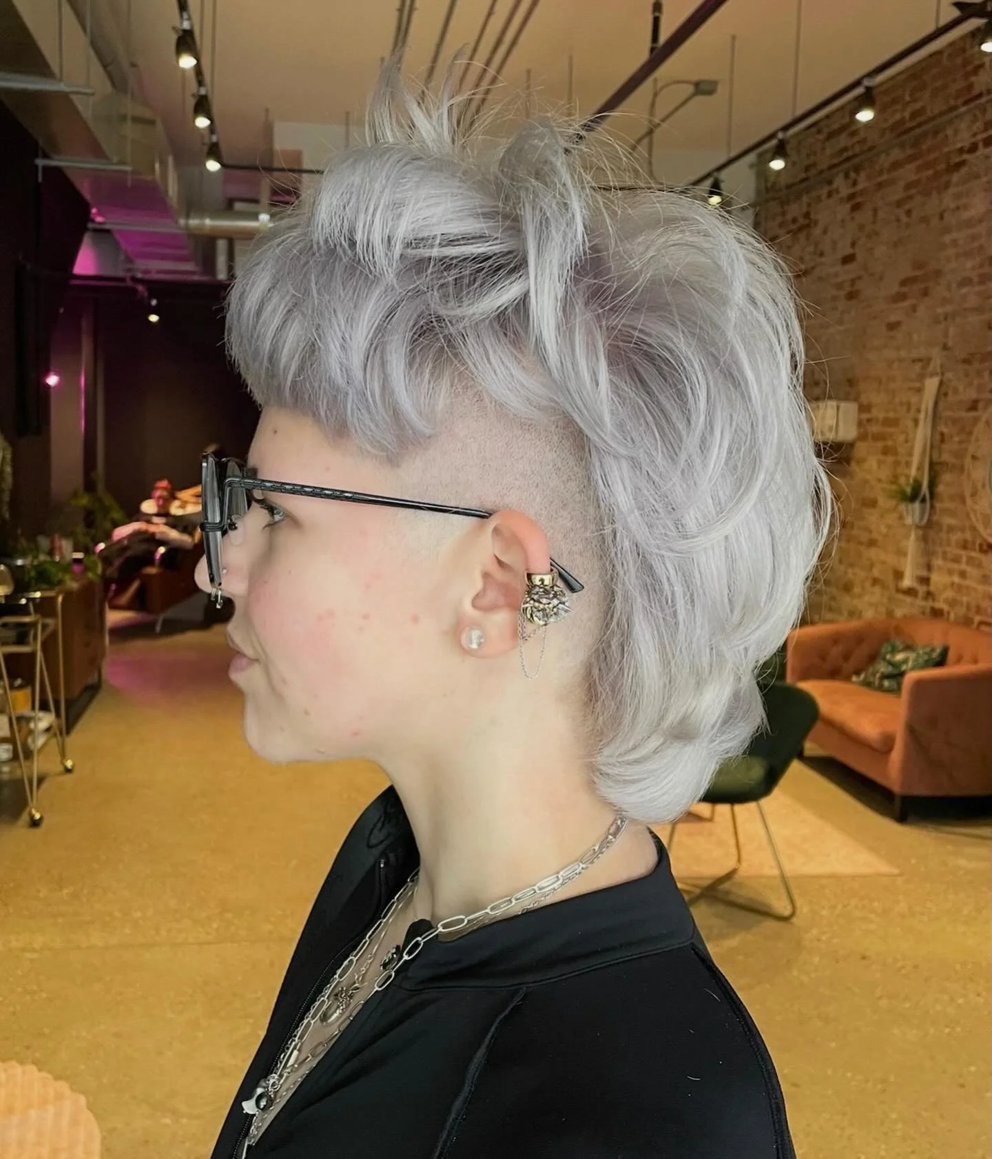 Cool hair? We&rsquo;ve got that 😎  send a message, follow the link in the bio, click the book now button, text/call 704-251-0765 to book your next appointment. By Sam

#moorsevillehairstylist #mooresvillemom #mooresvillenc #mooresville #lakenorman