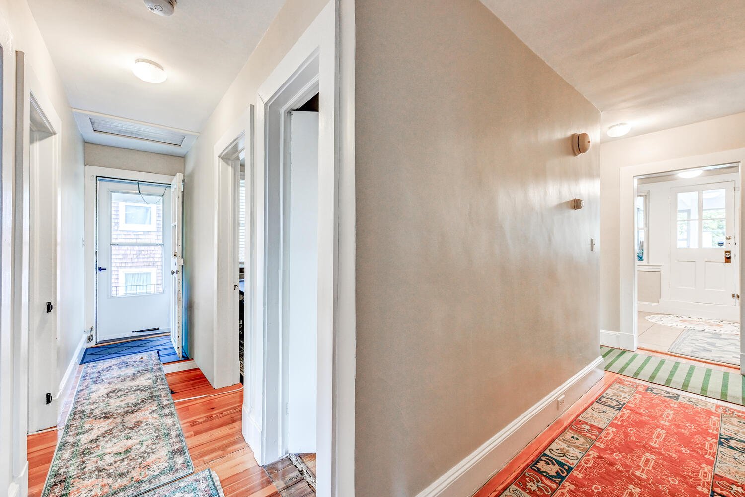 692 Gladstone Ave Baltimore MD-large-034-028-Hallway-1500x1000-72dpi.jpg