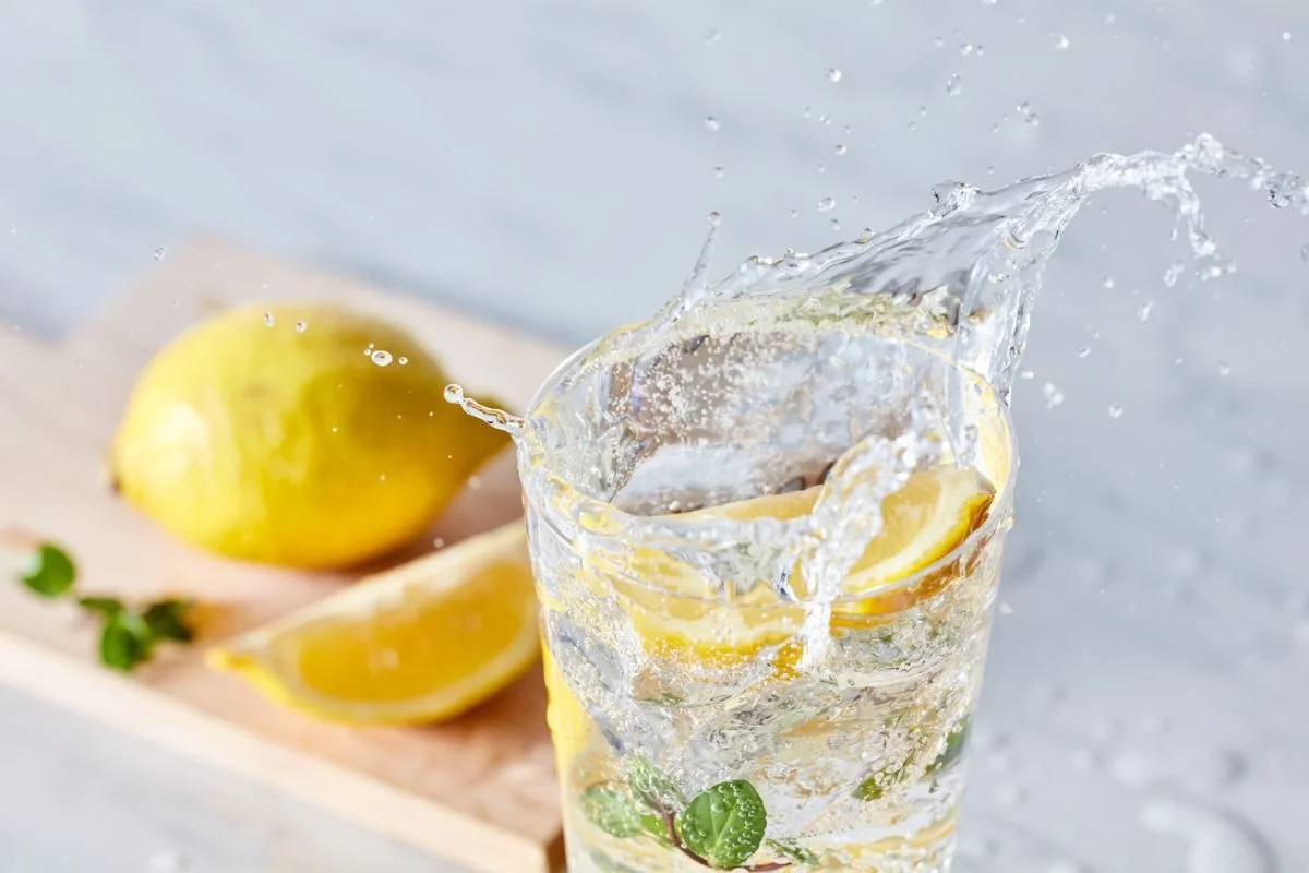 Lemon Water for hydrating the brain