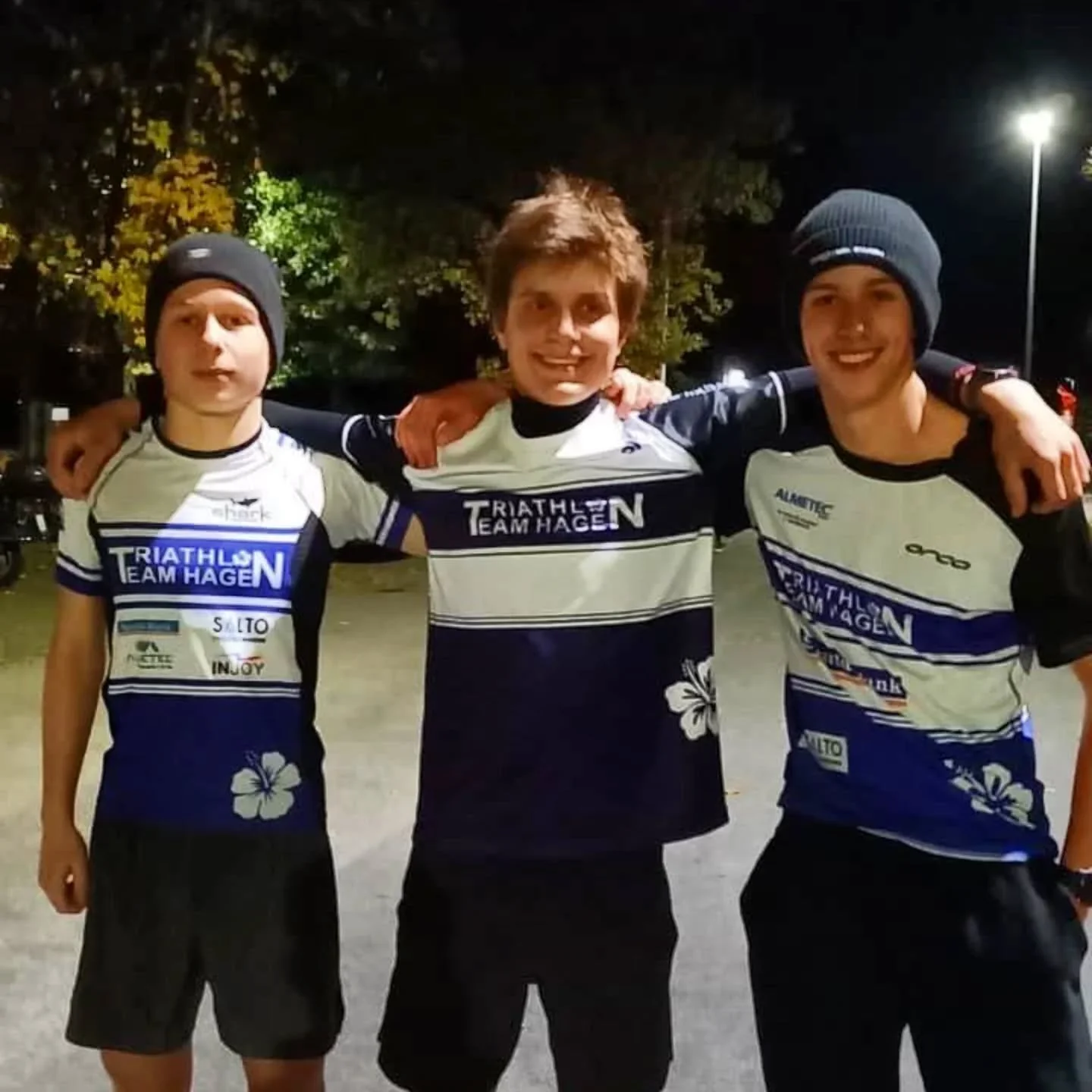 Tolle Ergebnisse beim Wittener Abendlauf! 💪

Sam, Lasse und Jakob nutzten die schnelle Strecke am Kemnader See f&uuml;r einen 5 km-Test &ndash; mit starken Leistungen, die zeigen, wie gut das Training der letzten Wochen gefruchtet hat. 🏃&zwj;♂️🔥


