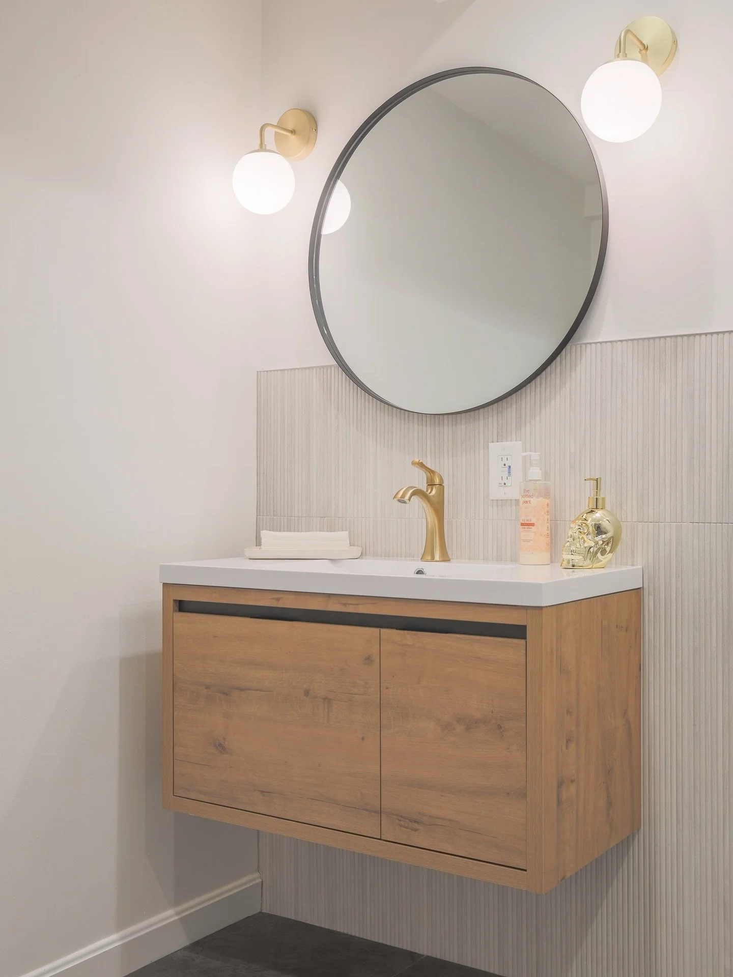 No Two Bathrooms Are the Same &mdash; And That&rsquo;s the Beauty of It 

From classic New England charm to sleek modern design, bathrooms come in all shapes, sizes, and styles &mdash; and at Jackson Signature Construction, we specialize in creating 