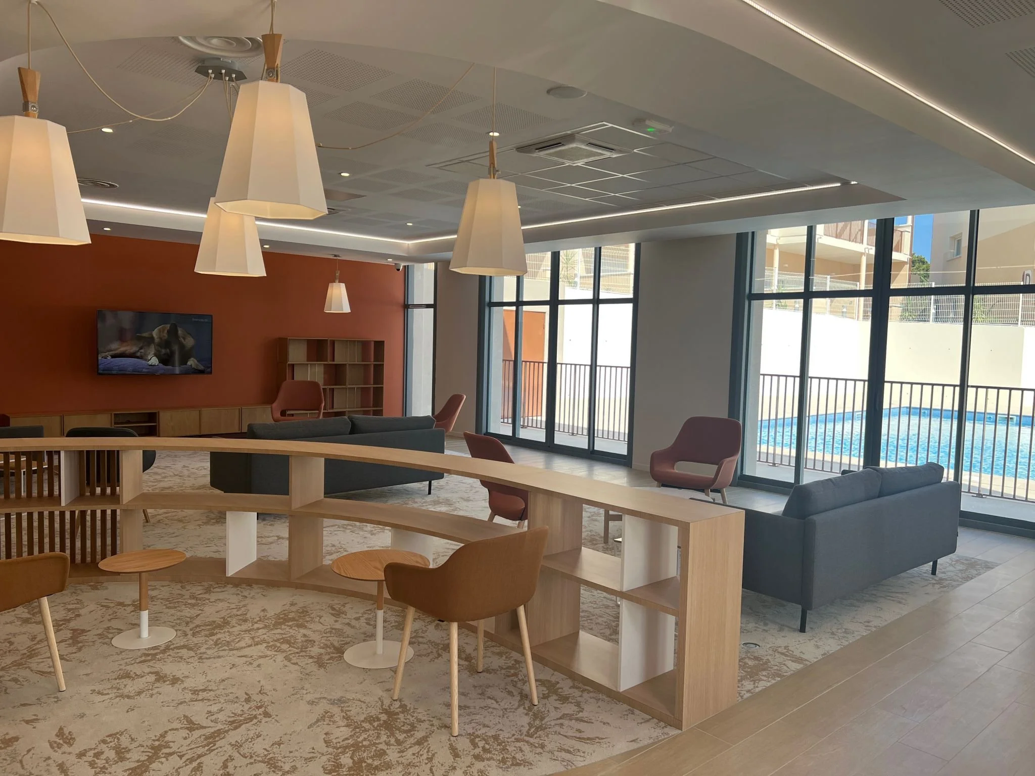 Salon de thé coin TV