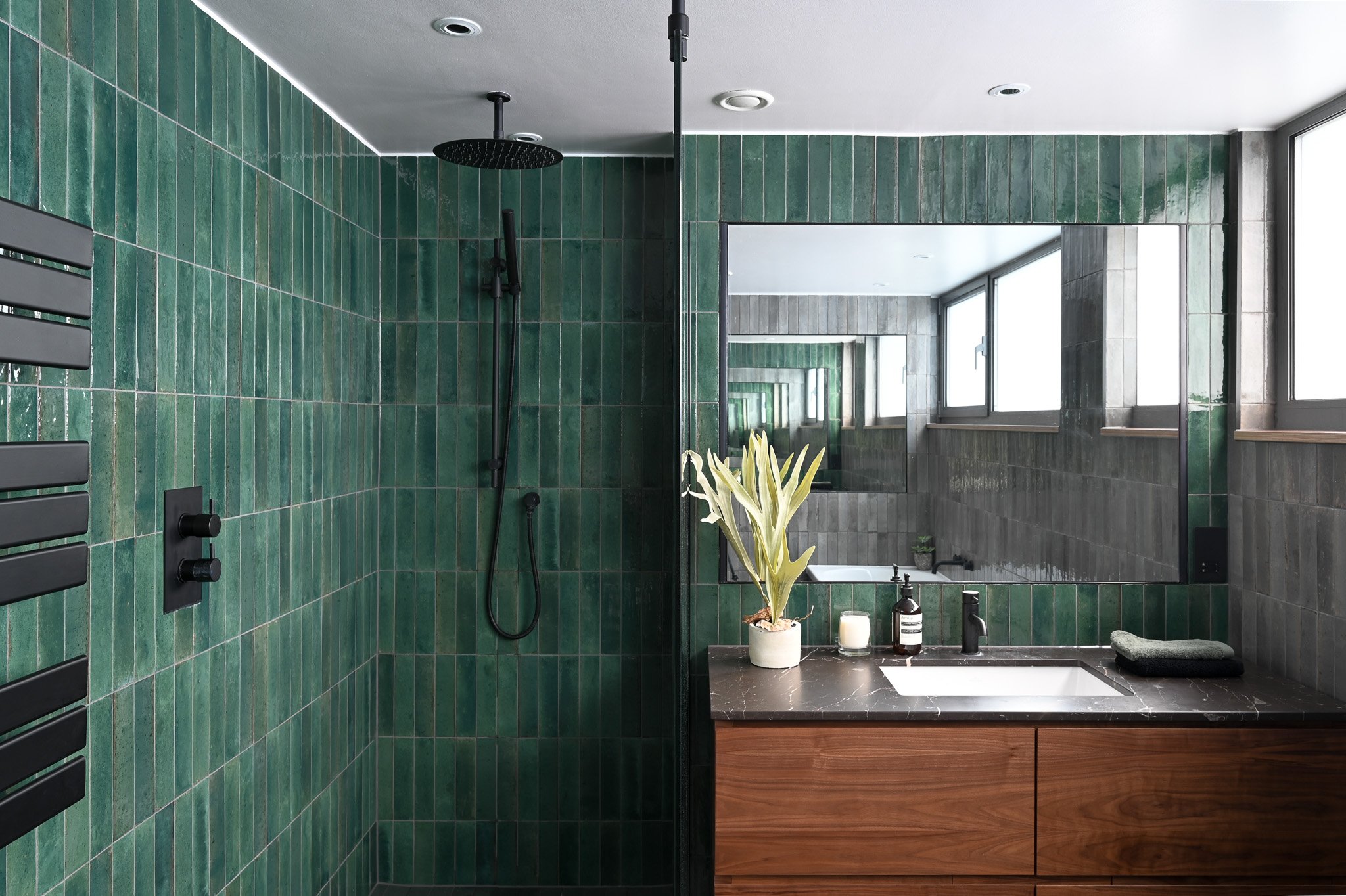 Sara Leonor_Green bathroom 04.jpg