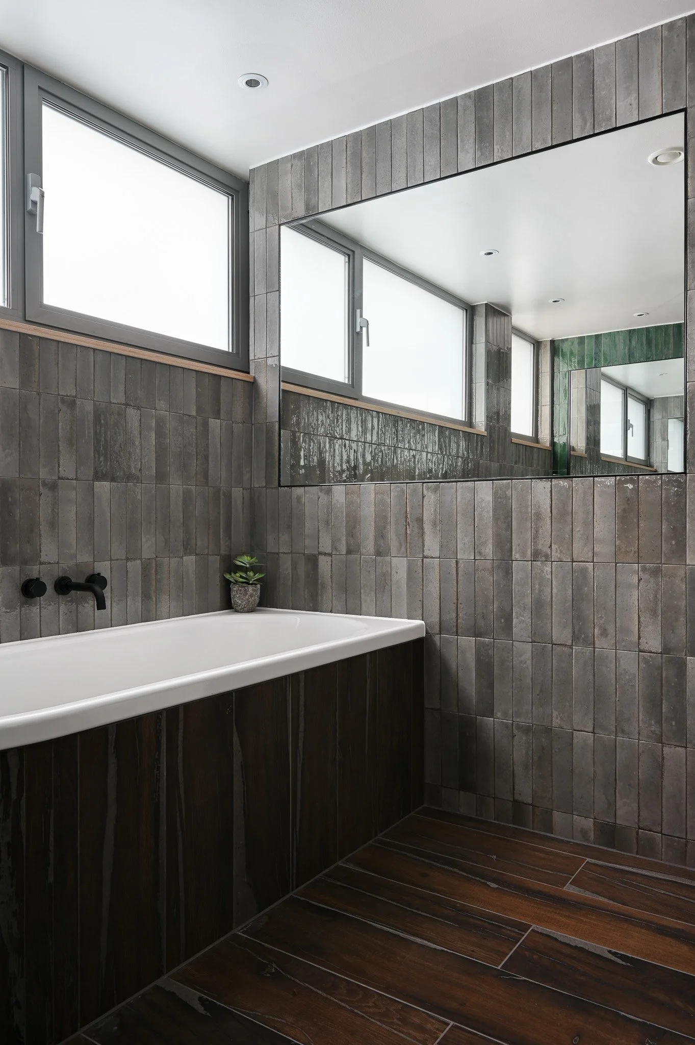 Sara Leonor_Green bathroom 10.jpg