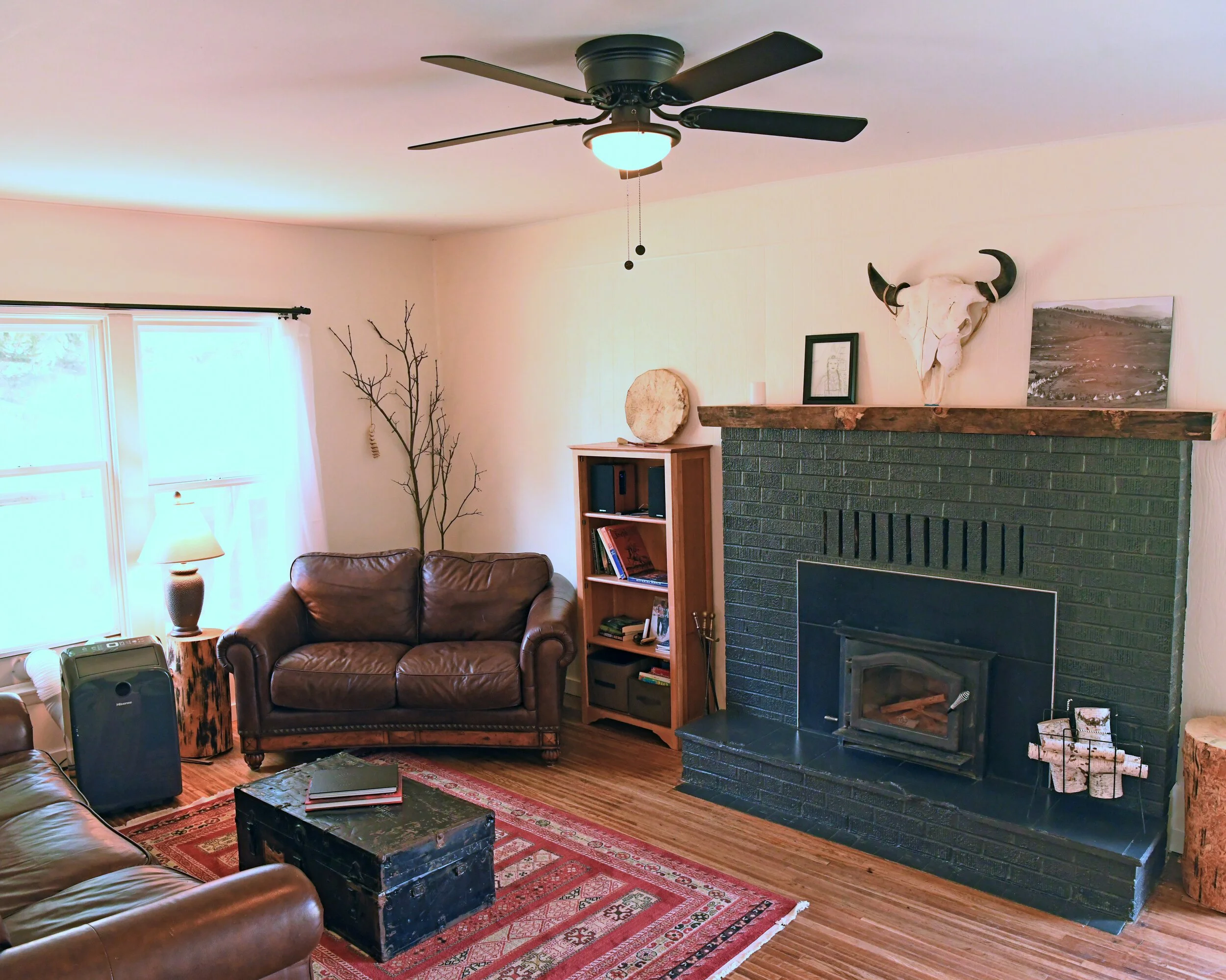 farmhouse-living-room.jpg