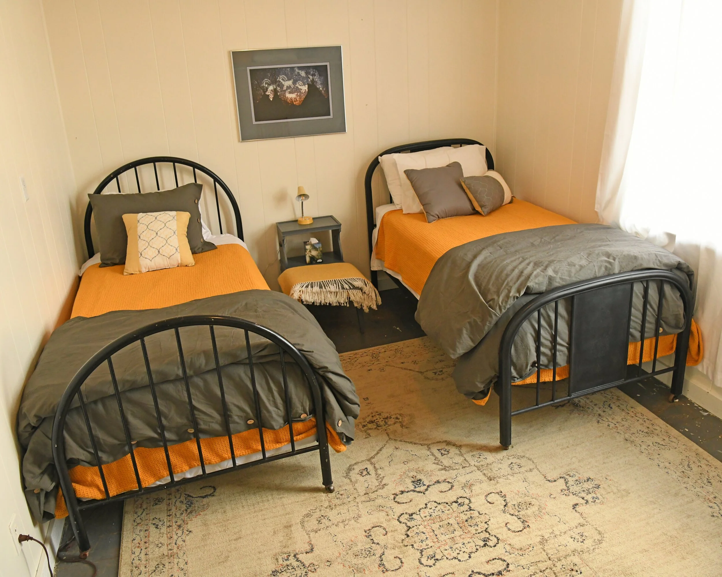 farmhouse-interior-beds.jpg
