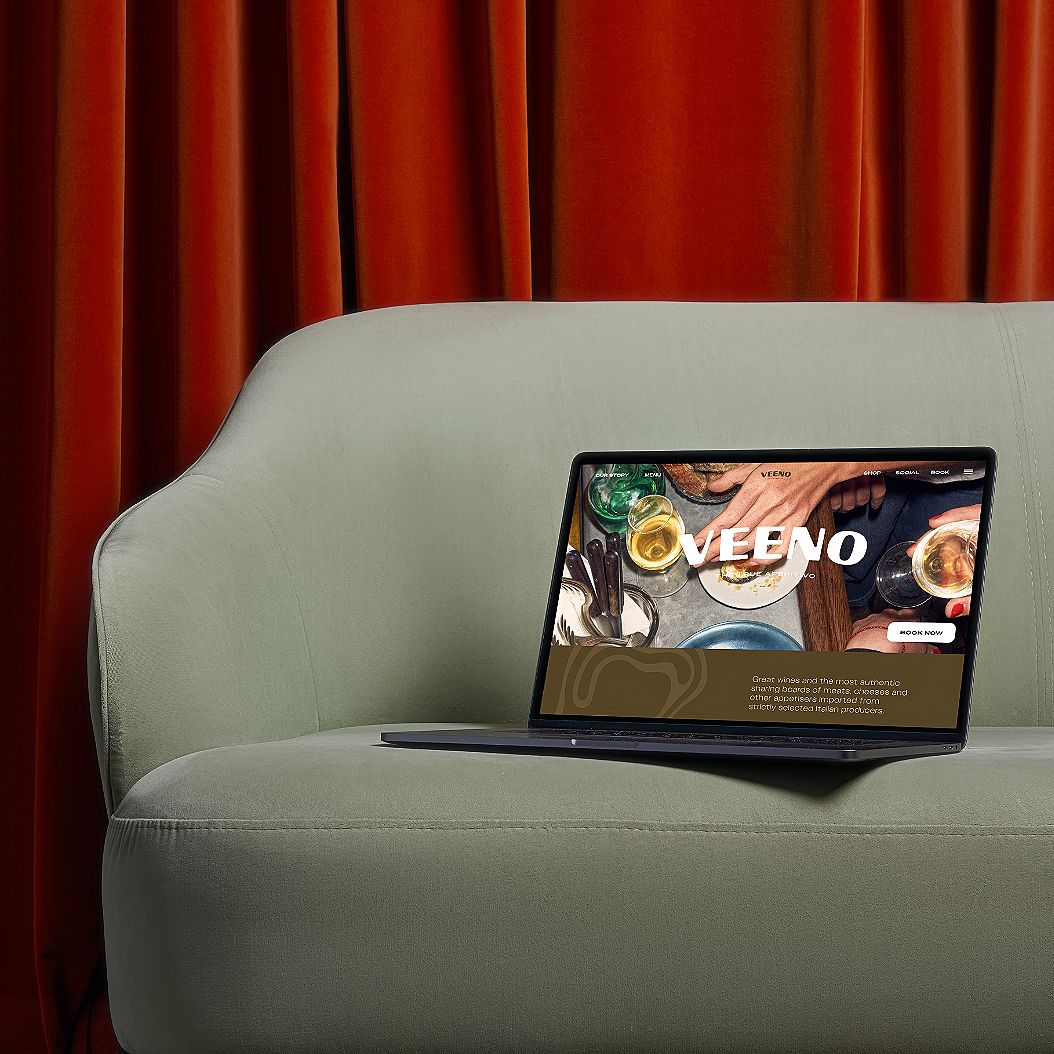 VEENO MOCK.png