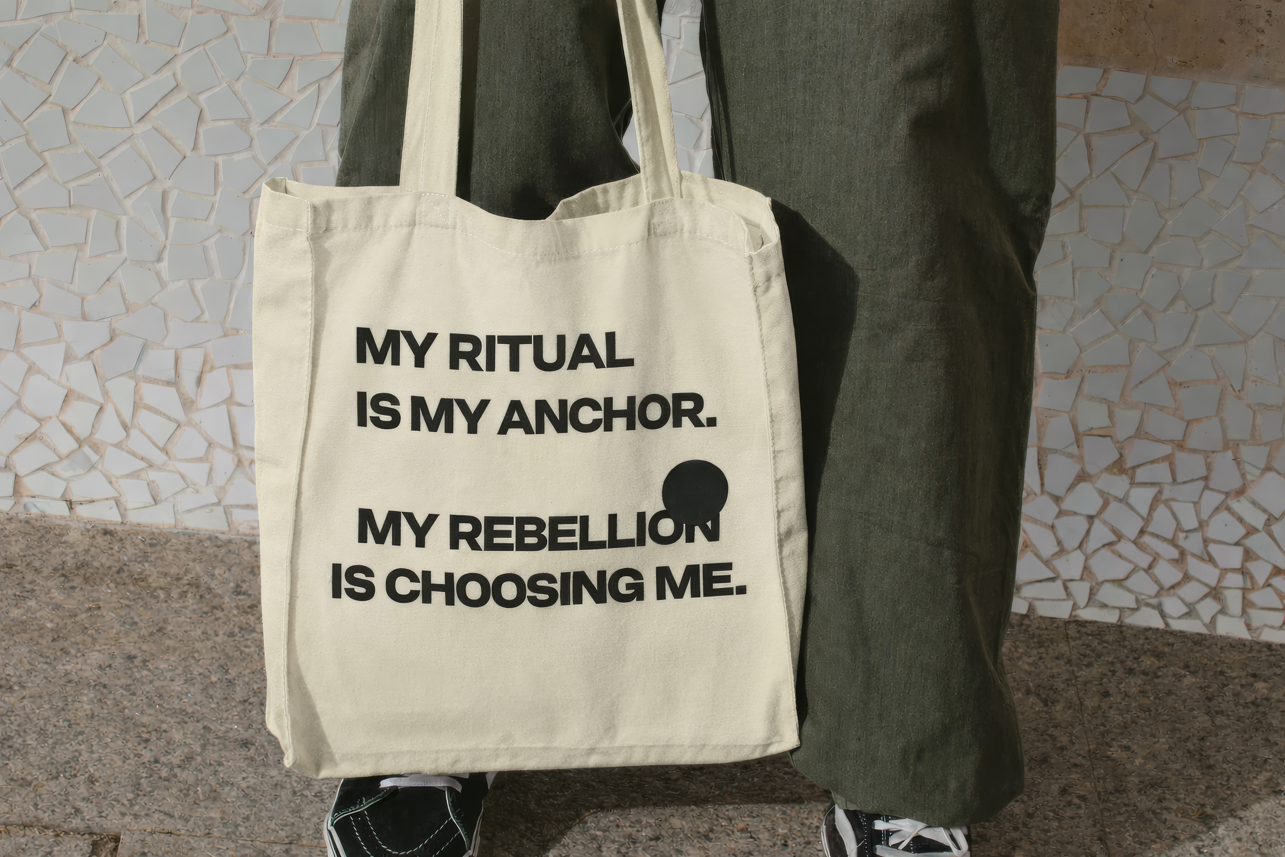 RR_tote_mockup.png