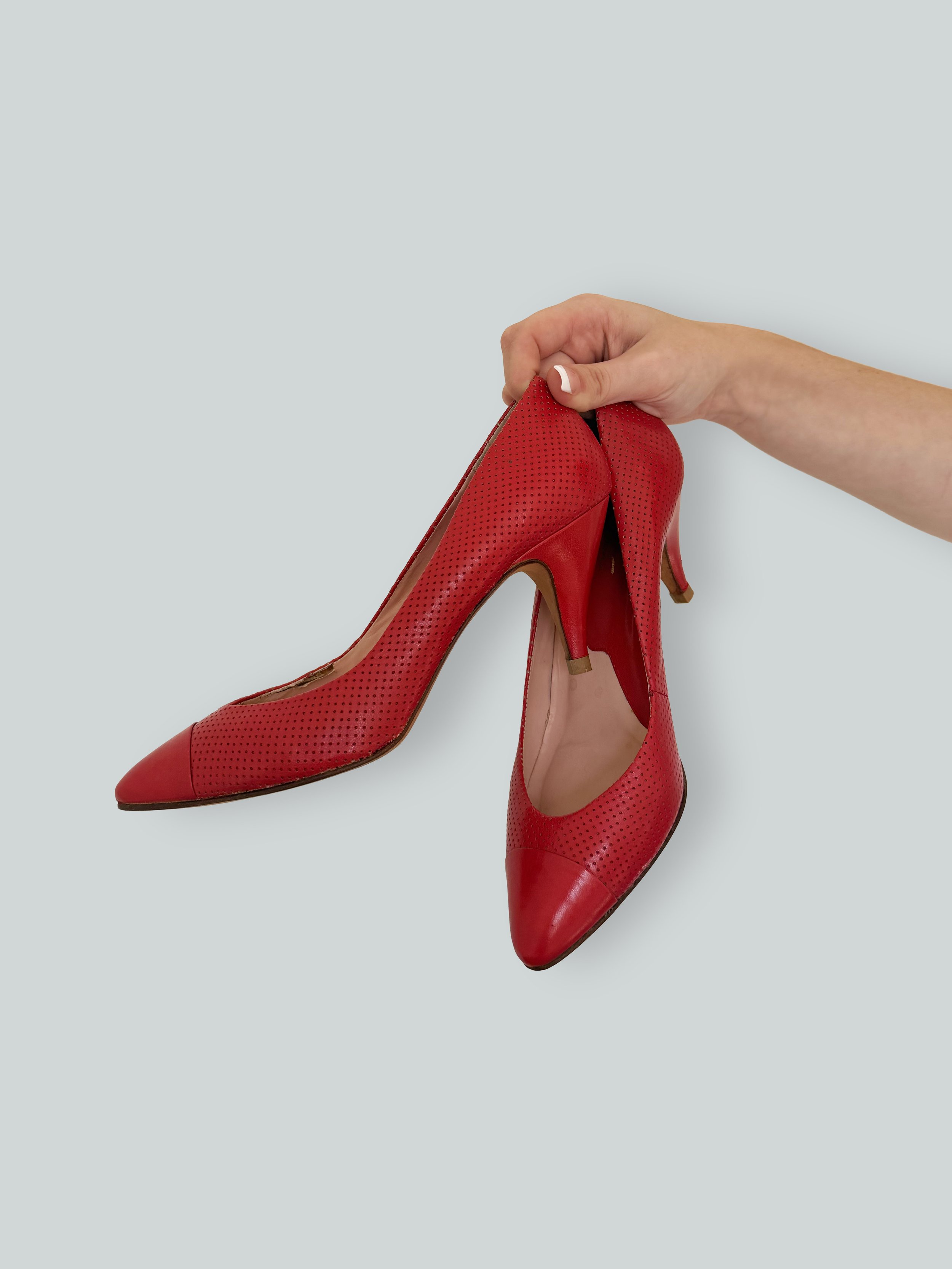 THE RED PUMP_2.jpg