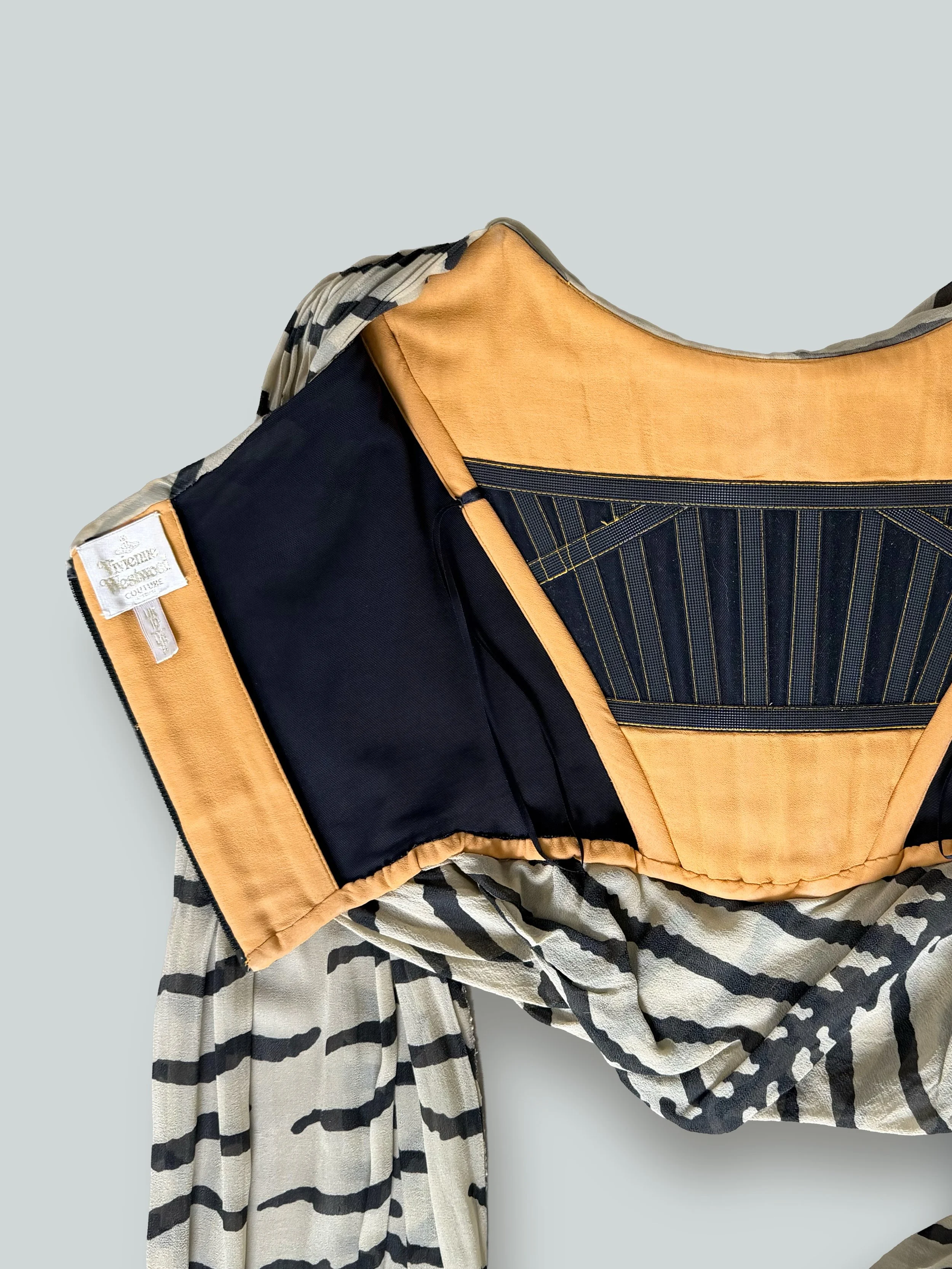 VIVIENNE-WESTWOOD-CORSET_4_opt.jpg