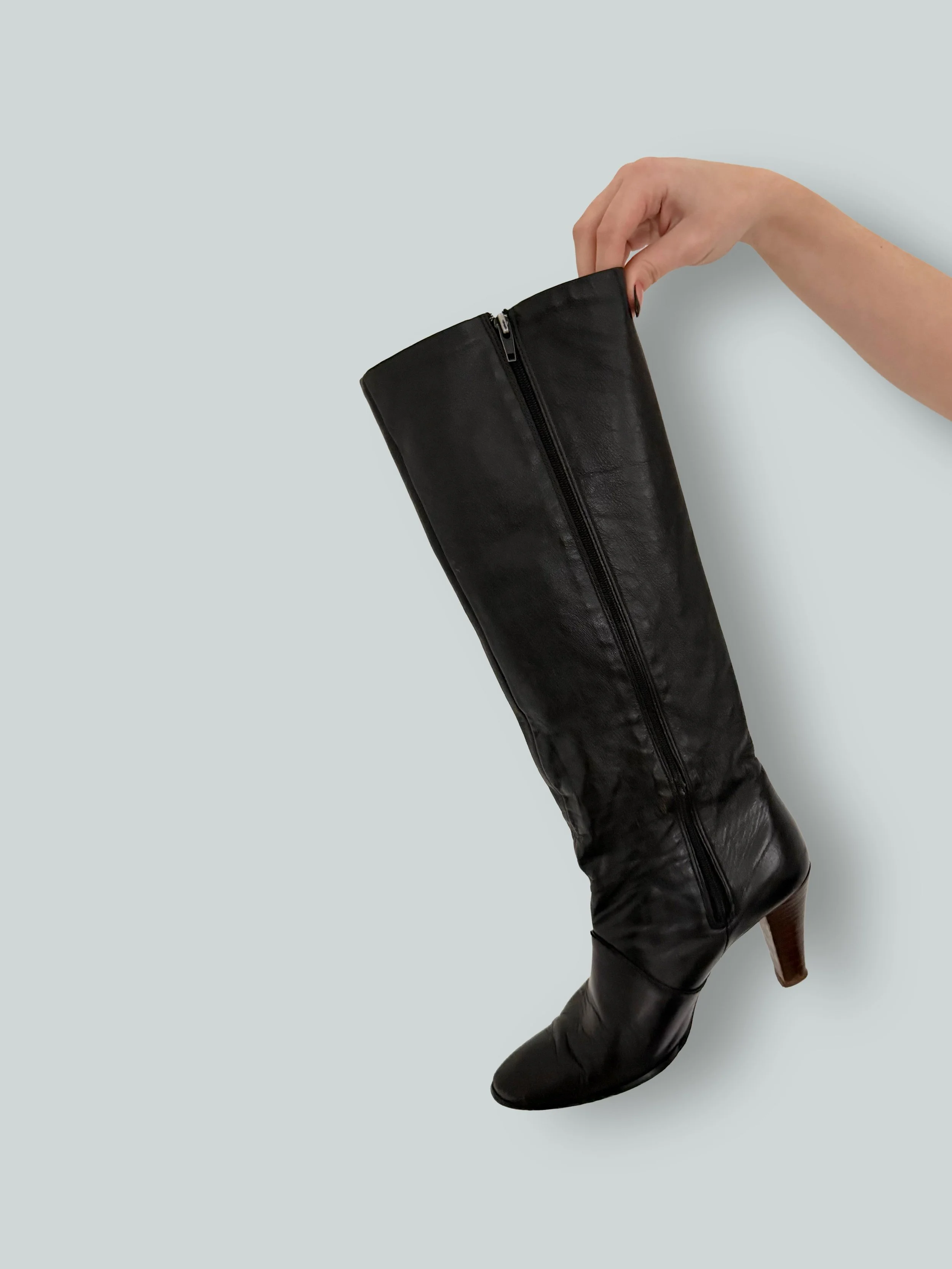 BLACK-HIGH-BOOTS_3_OPT.jpg