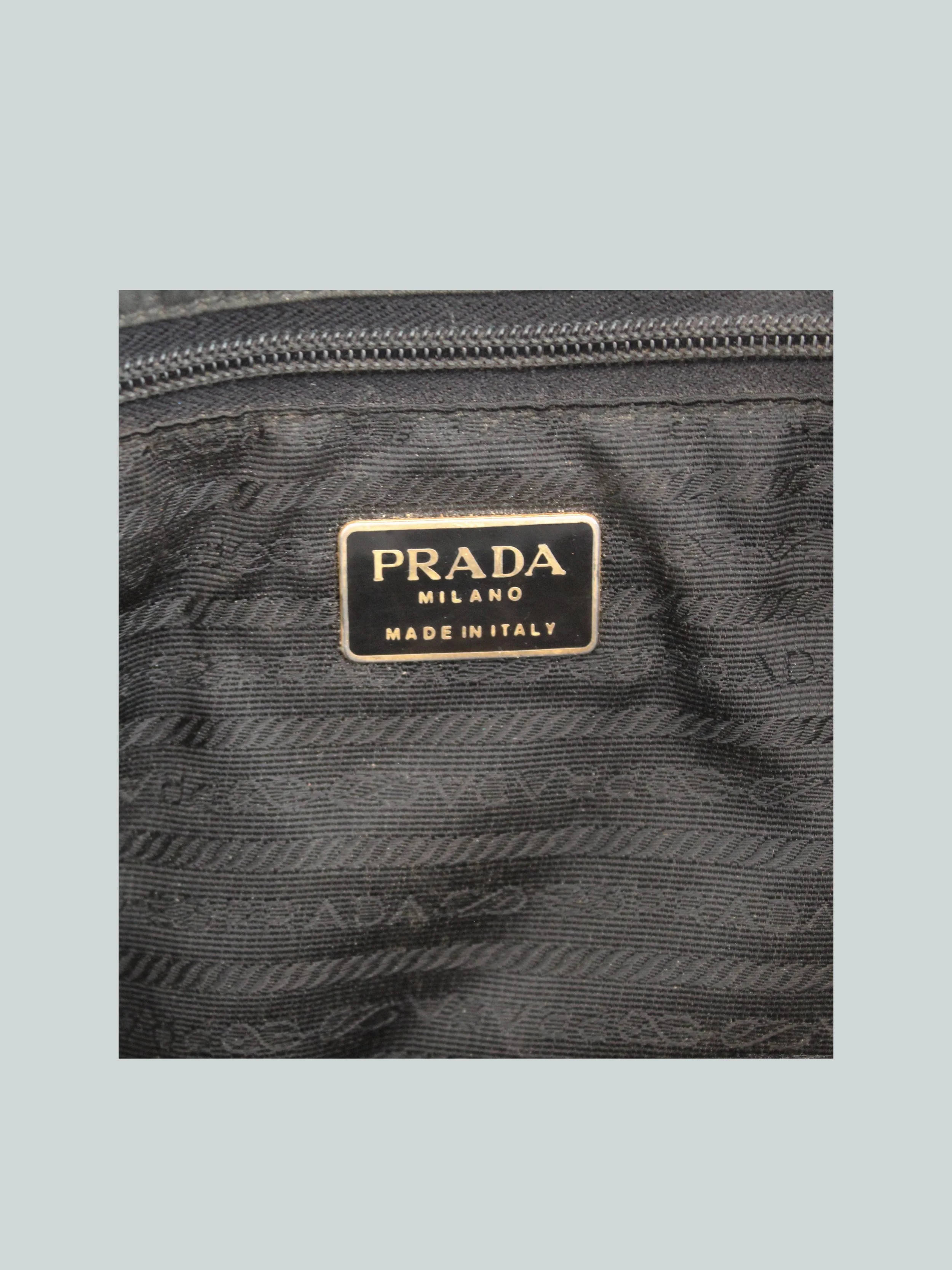 PRADA-LEATHER-BAG-LOGO_OPT.jpg
